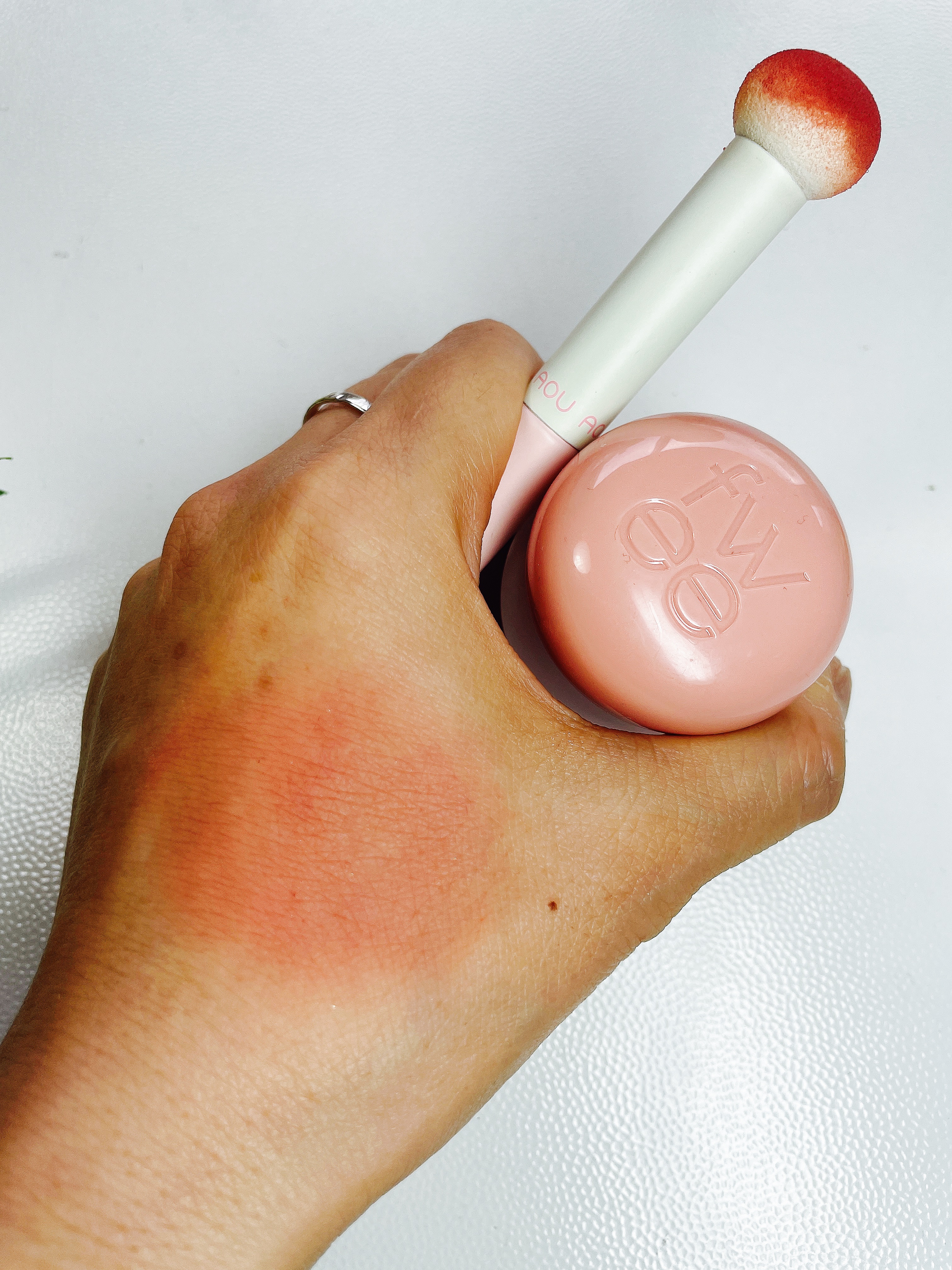 リップアンドチーク ブラーリープリンポット/fwee/口紅を使ったクチコミ（2枚目）