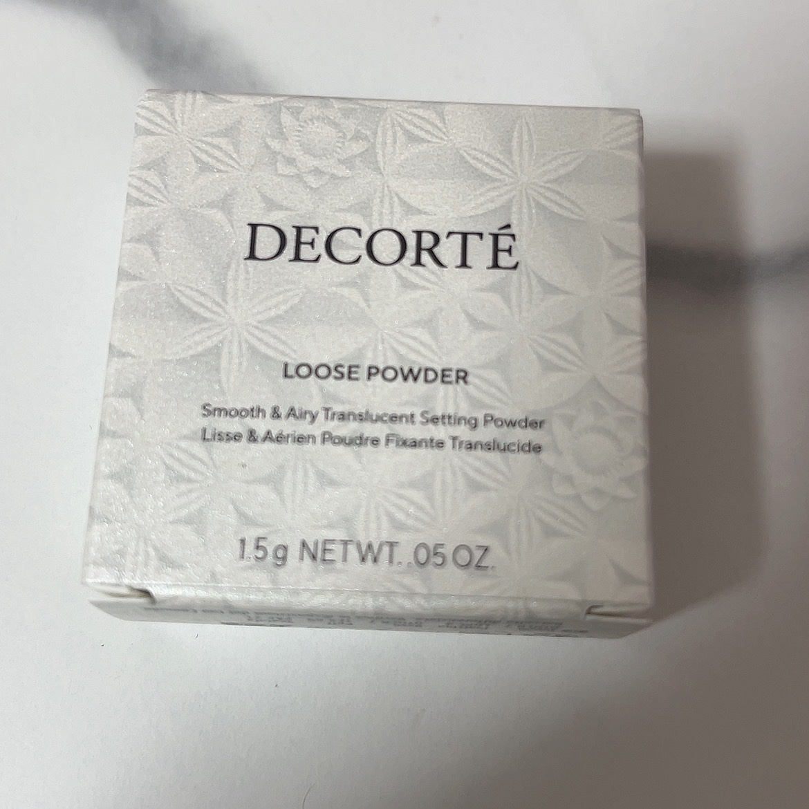 DECORTÉ フェイスパウダー 

07と02のお試しサイズ
メルカリで購入。

ミニサイズだけどちゃんとふわふわのパフがついていて、使い心地良かった。