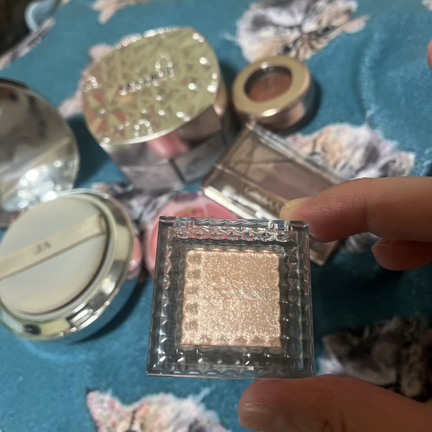 シングルシャイニーアイシャドウ/CEZANNE/アイシャドウを使ったクチコミ(1枚目)