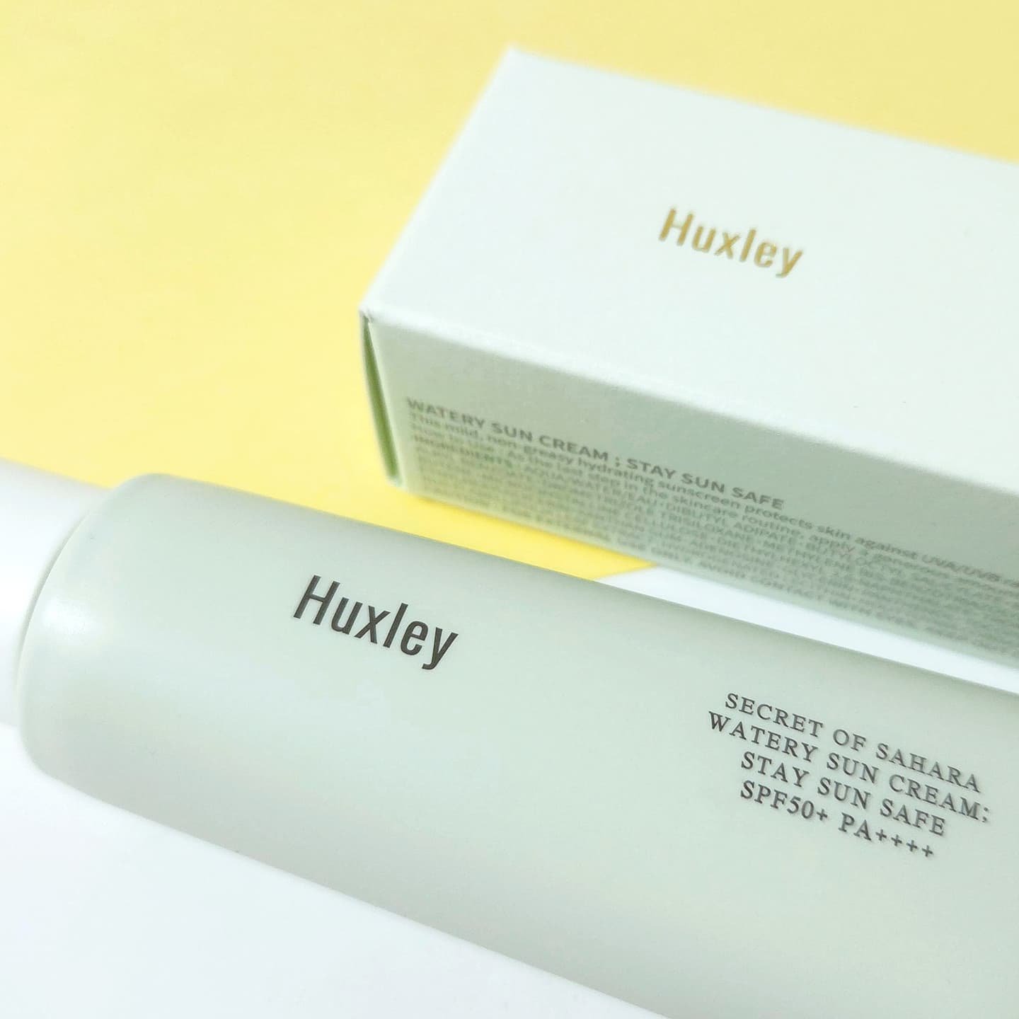 Huxley ウォータリーサンクリーム；ステイサンセーフ