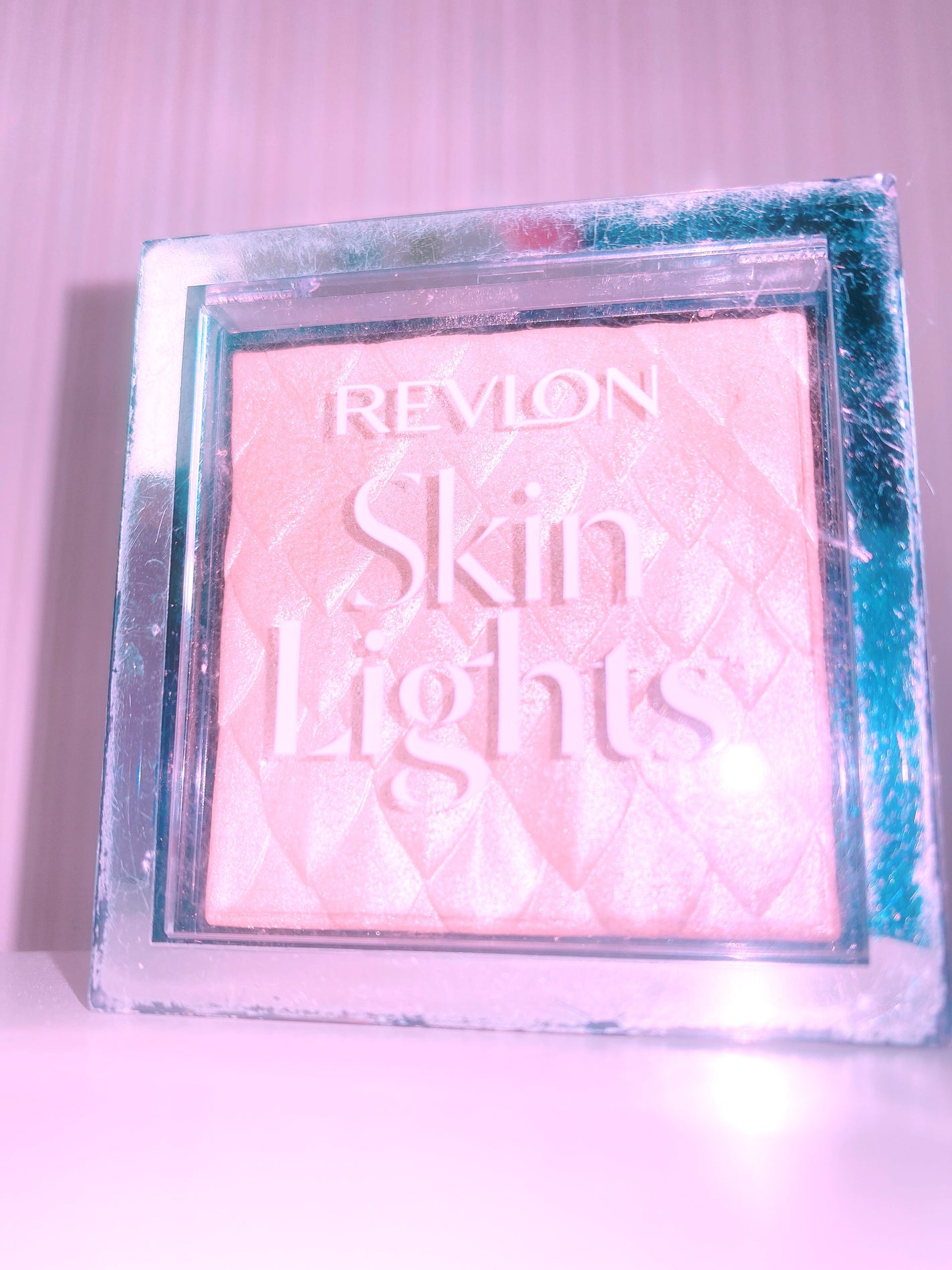 スキンライト プリズマティック ハイライター/REVLON/プレストパウダーを使ったクチコミ(1枚目)