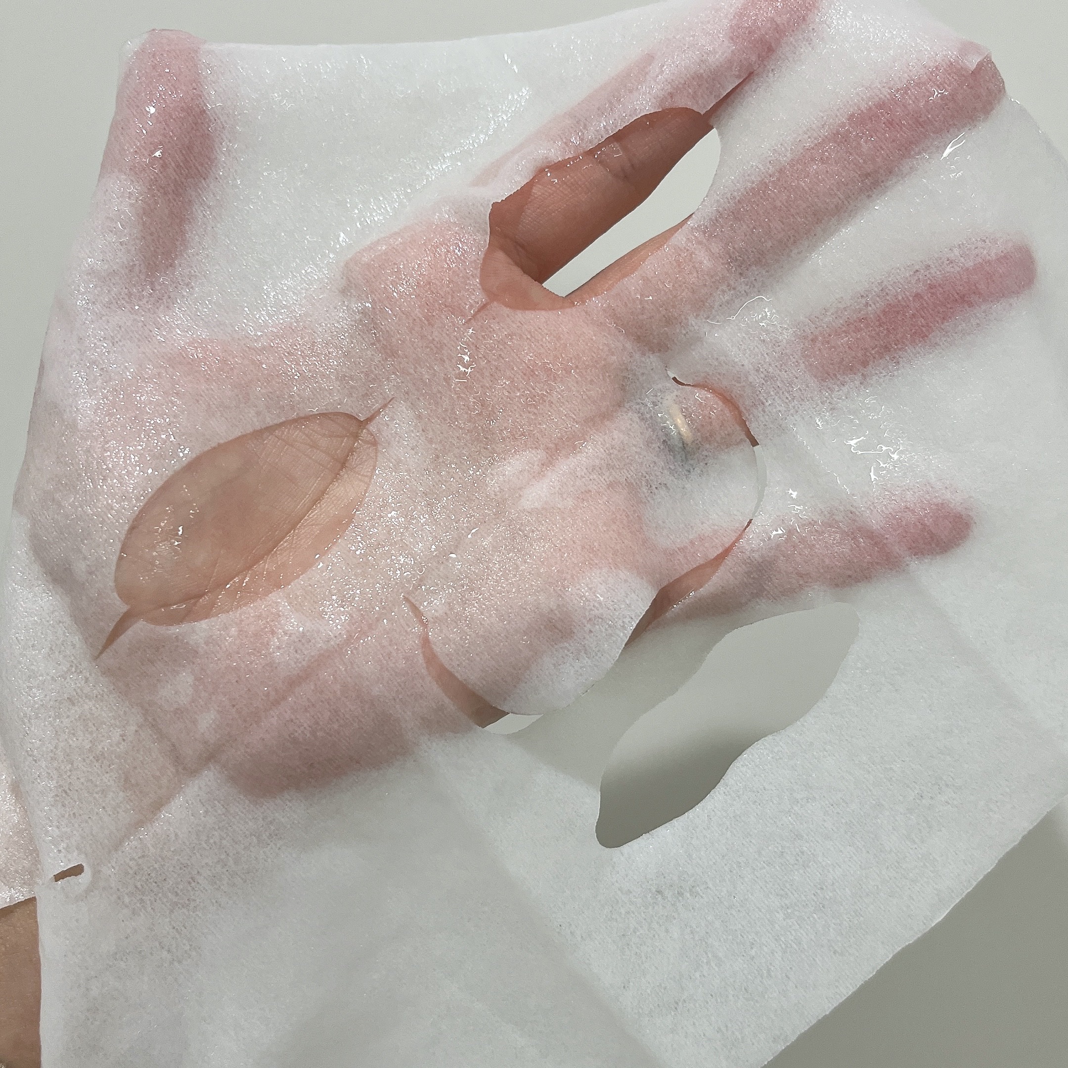 ONE STONE TWO BIRDS 原液美容100マスク レチノール&コラーゲンのクチコミ「.
原液美容100マスク レチノール&コラーゲン

ずっしり圧倒的な重量感！
シート一枚に美容.....」（3枚目）