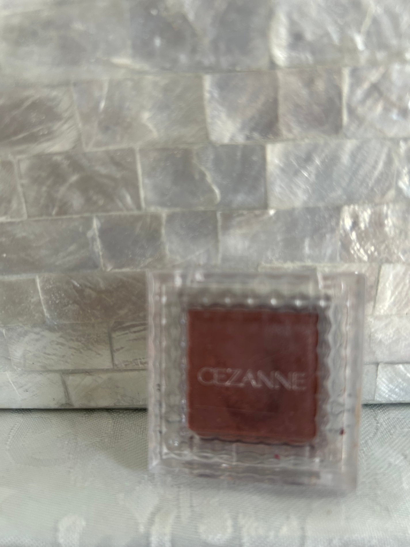 シングルカラーアイシャドウ/CEZANNE/単色アイシャドウを使ったクチコミ(2枚目)