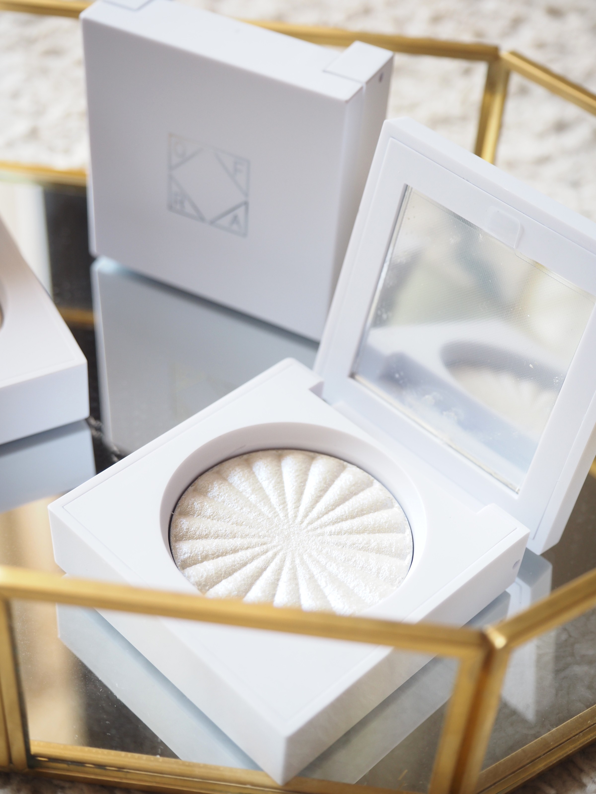 OFRA mini Highlighter Space Baby/Ofra Cosmetics/パウダーハイライトを使ったクチコミ（1枚目）