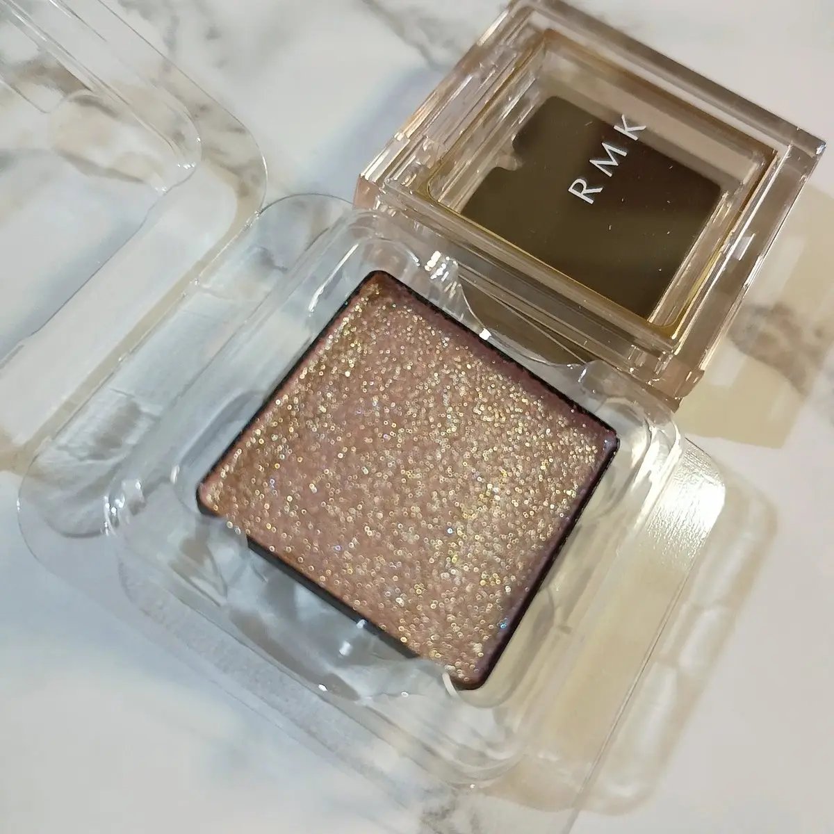 RMK インフィニシェイド シングル アイシャドウ/RMK/単色アイシャドウを使ったクチコミ（2枚目）