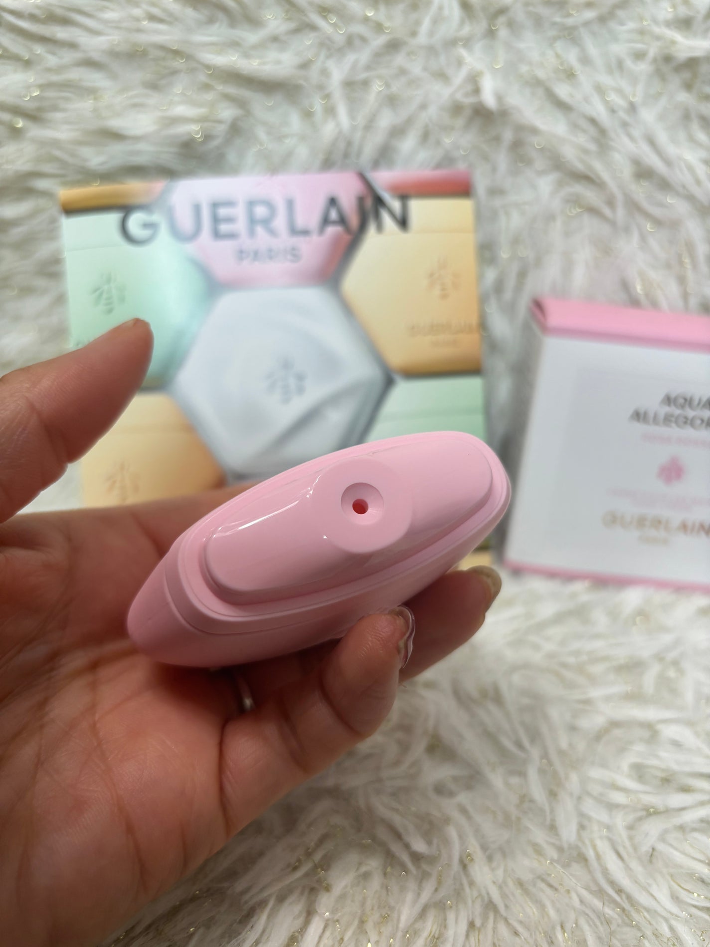 アクア アレゴリア ハンドクリーム ローザ ロッサ/GUERLAIN/ハンドクリームを使ったクチコミ(3枚目)