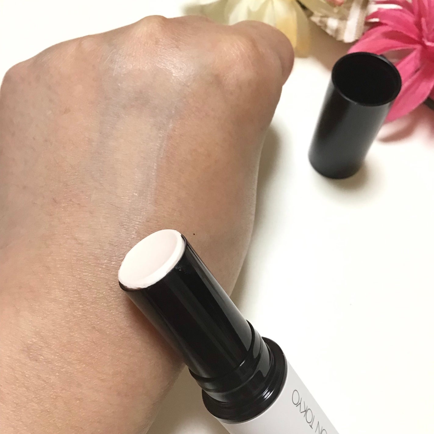 アディクション シルキーバームスティック/ADDICTION/化粧下地を使ったクチコミ(4枚目)