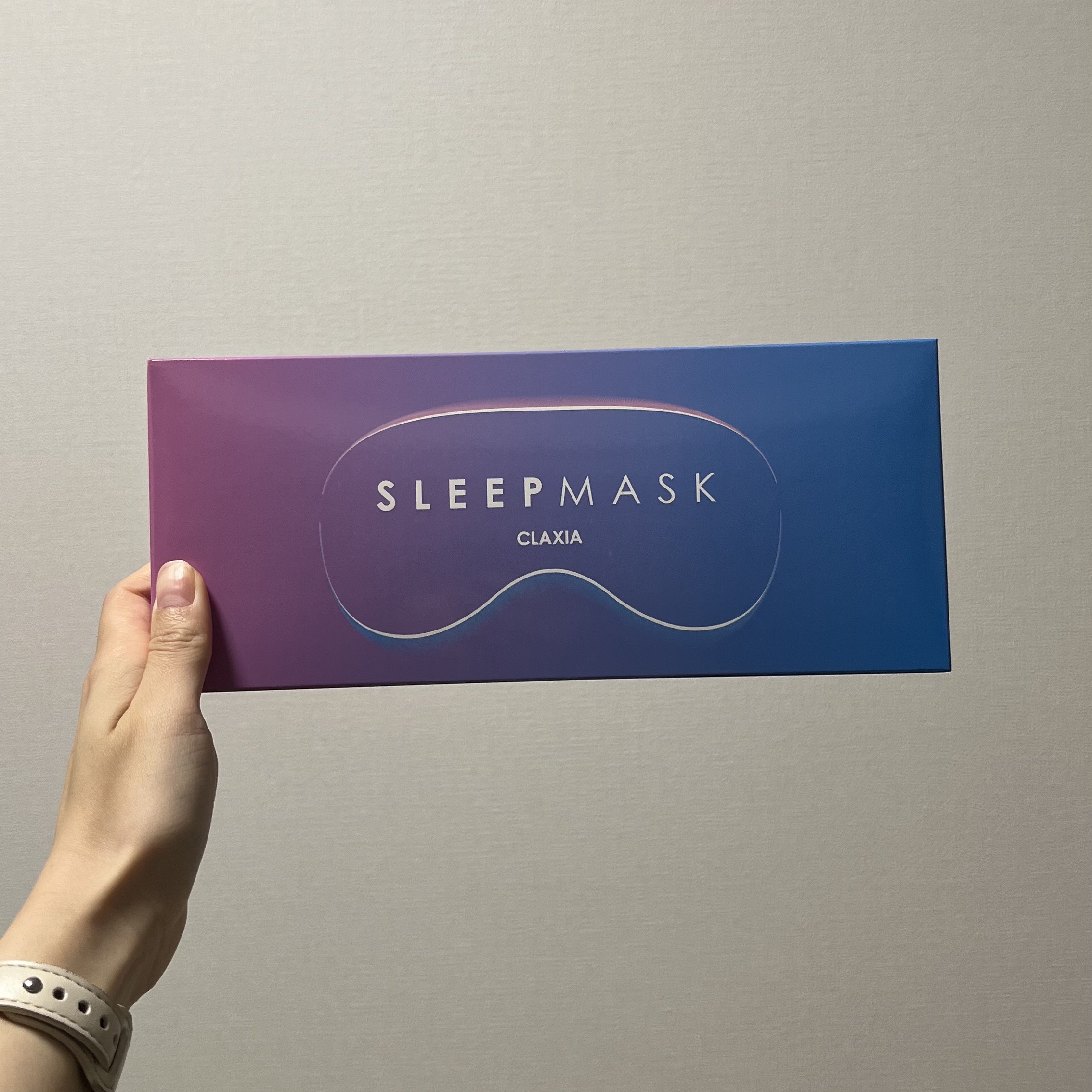 睡眠科専門医師監修のアイマスク💤

フワフワな低反発素材がきもちいい！
サイズ調節も可能で、目を圧迫しないので不快感が少ないです🙆🏻‍♀️

アイマスクによるまつ毛の折れ曲がりなどがなさそうです💭

#アイマスク#睡眠#旅行