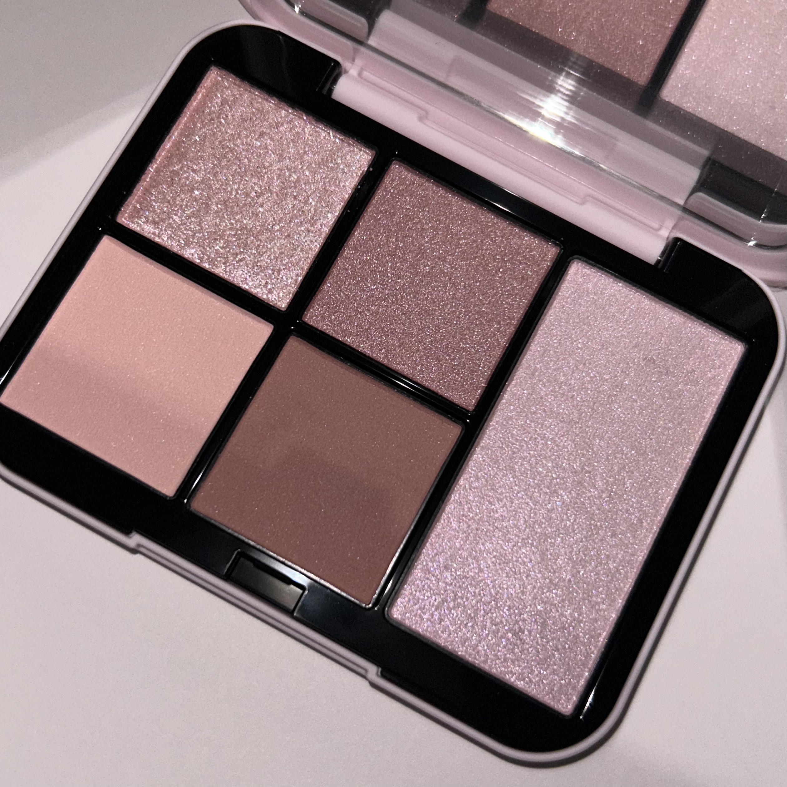 フェイススタイリスト n 04 Foever Favorite（初回限定パッケージ）/SNIDEL BEAUTY/アイシャドウパレットを使ったクチコミ（2枚目）