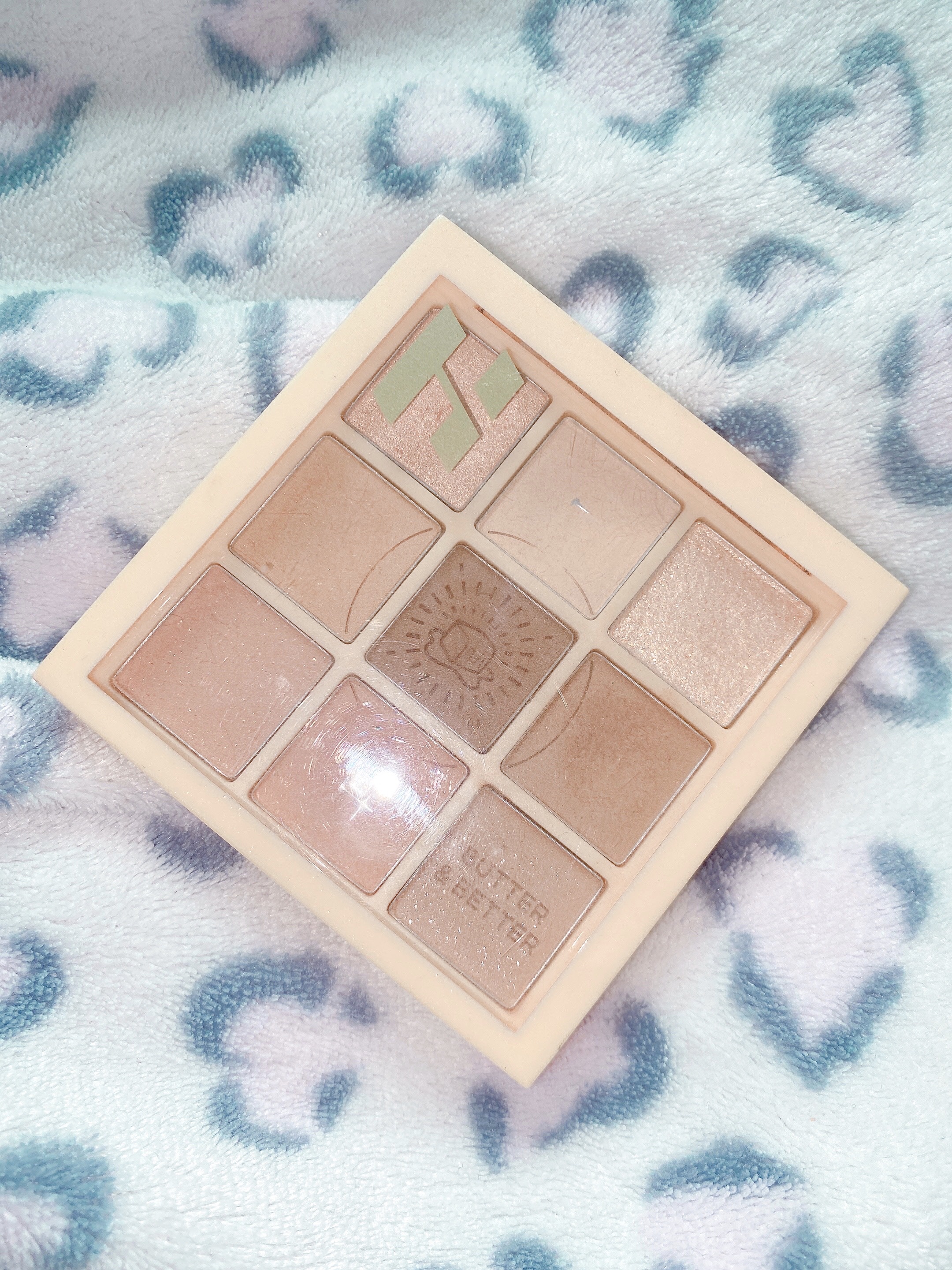 マイフェイブムードアイパレット 9カラー 04 アンバター(ANG BUTTER)/HOLIKA HOLIKA/アイシャドウパレットを使ったクチコミ（1枚目）