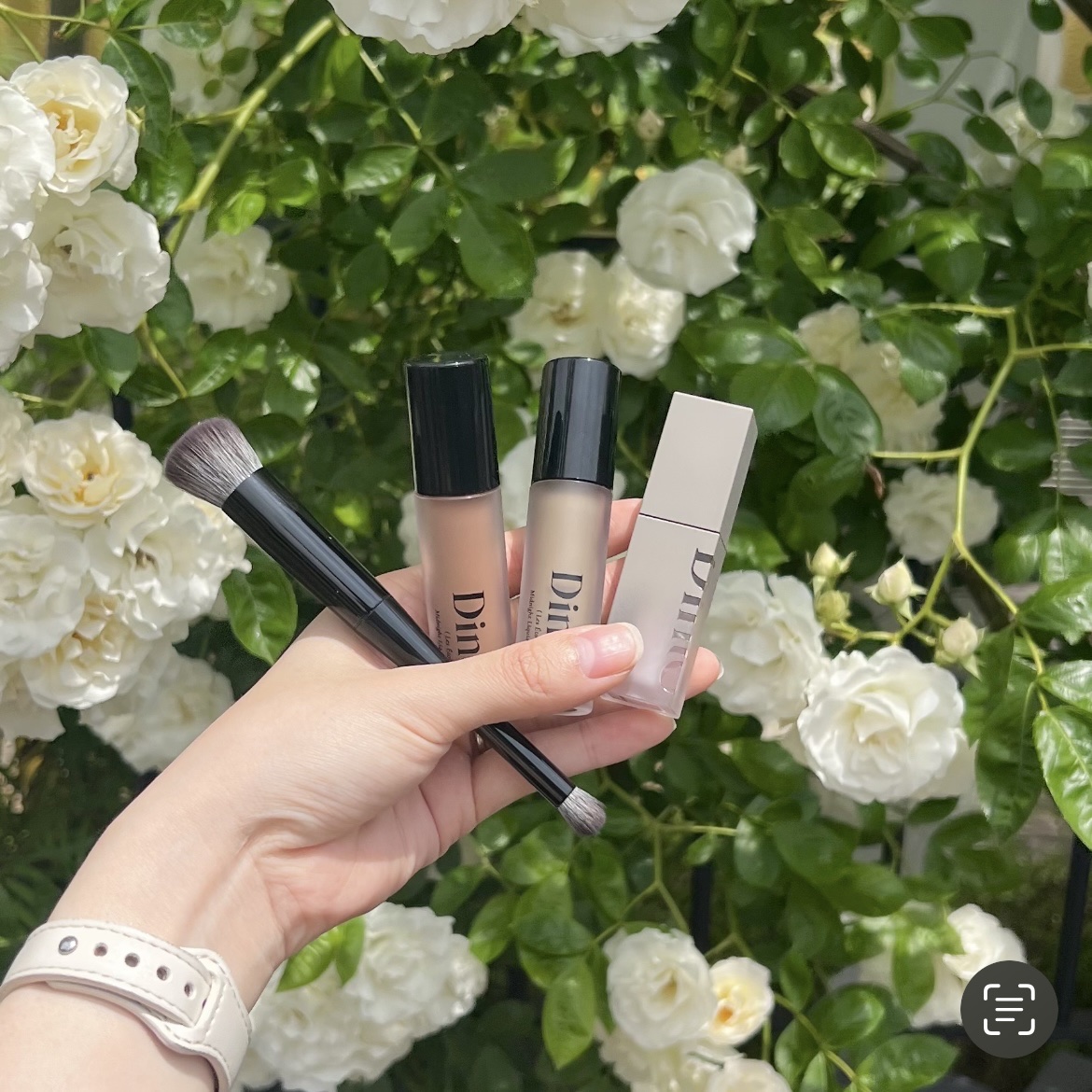 ヴィーガンメイクアップブランドの@dinto_cosmetic_jp様よりリキッドコントゥア セットを頂きました❣️

リキッドタイプのシェーディングを使用したことが無かったので新鮮！
粉だと浮いてしまいがちですが、水分が入ることで肌にしっ