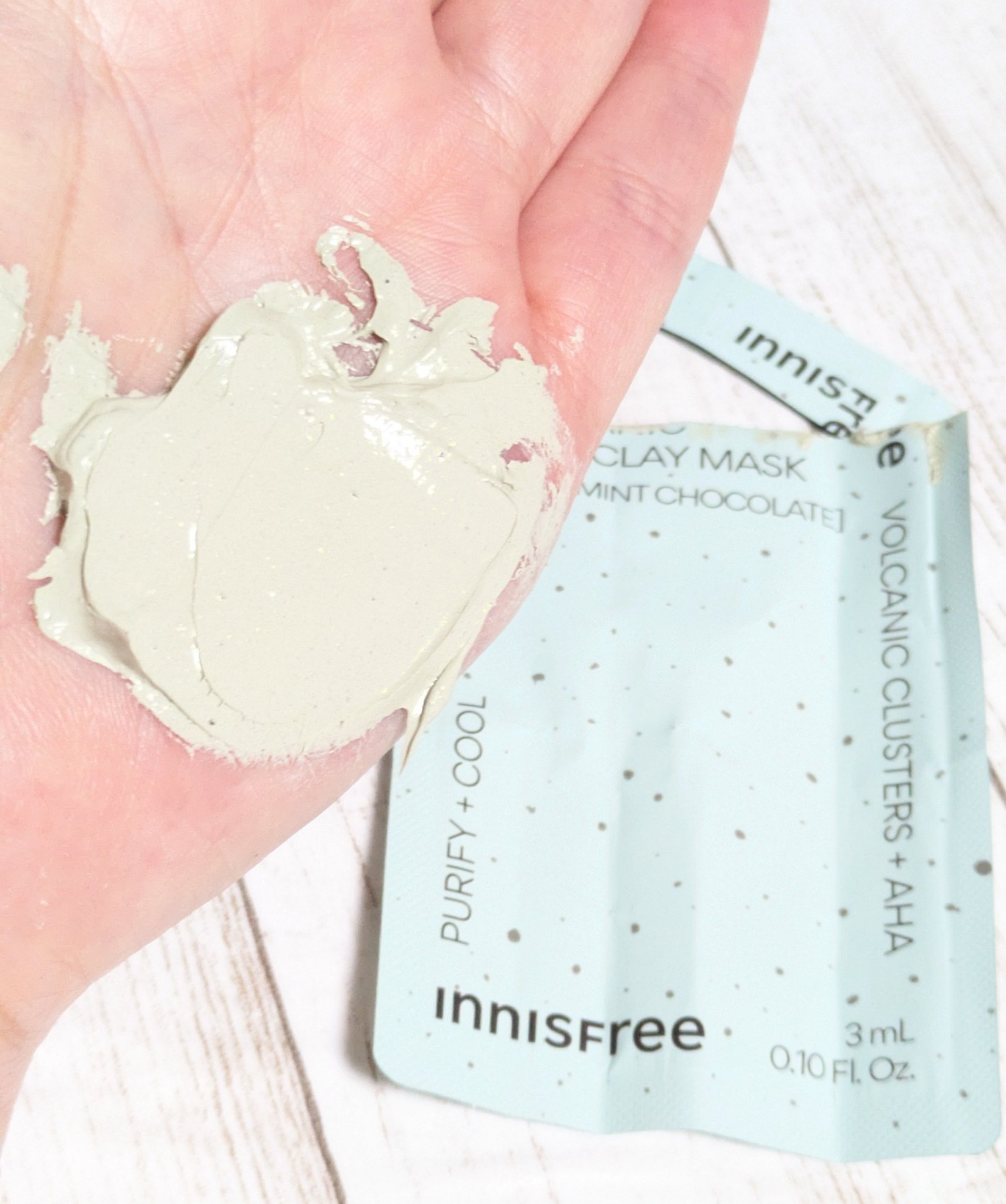 スーパーヴォルカニック　ポア　クレイマスク　クールミントチョコレート/innisfree/洗い流すパック・マスクを使ったクチコミ（2枚目）