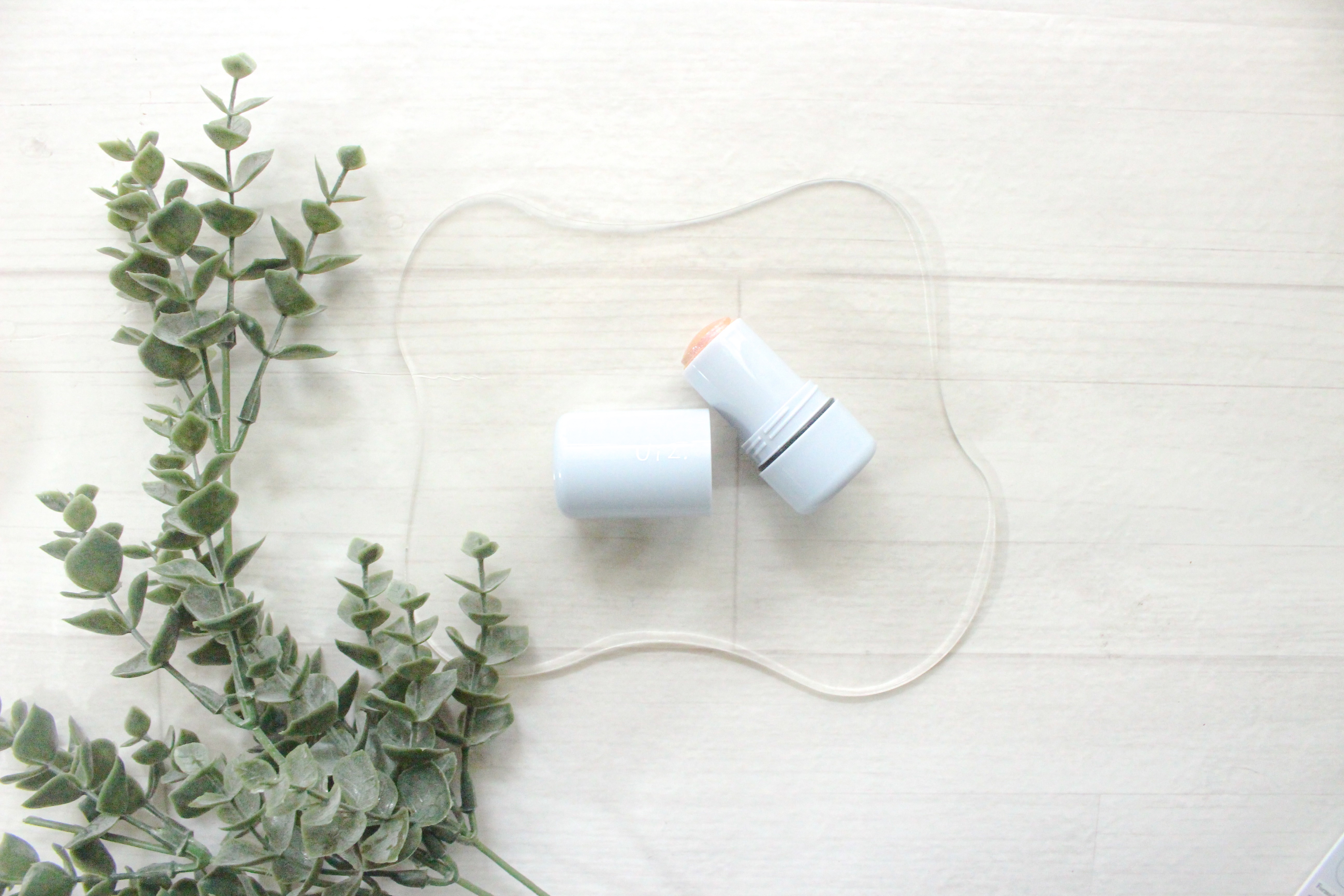 Ui2
『ハイドロゼリー ハイライト』

02 幻想ピンクオパール

テクニックいらずで自然な透けツヤを叶えてくれる

新感覚のゼリーハイライトです♪̊̈♪̆̈

失敗しにくい水彩レイヤー処方🌱𓂃 𓈒𓏸

❁⃘高密着でヨレにくい

