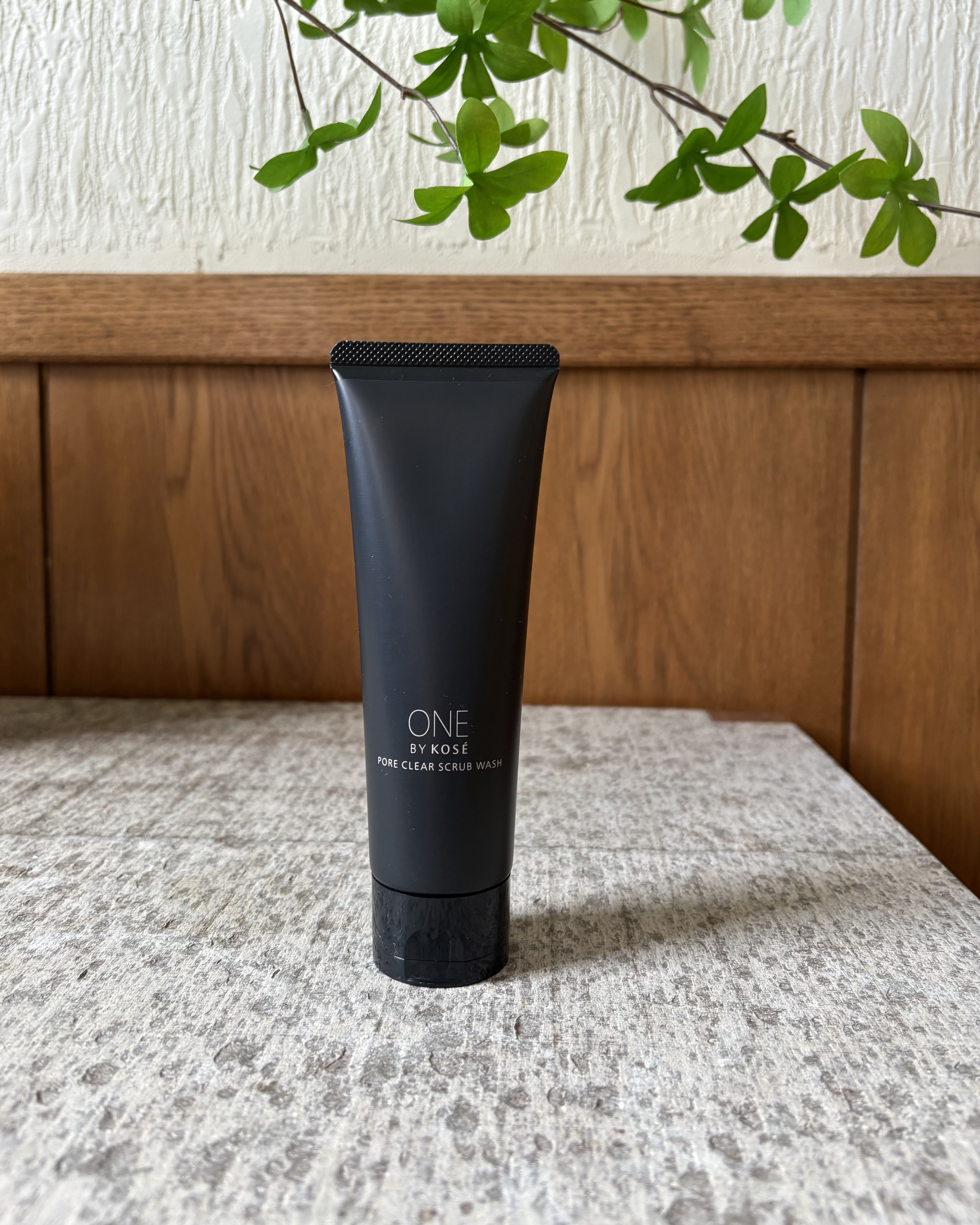 ＃PR #コーセー

炭と３種のクレイ※がすぐれた吸着効果を発揮
毛穴の黒ずみ・角栓を根本から洗浄する特長がある洗顔料✨

泡立てると濃密なきめ細かい泡が😌🫧
しっとりした洗い上がりが◎
毎日使えるスクラブ洗顔で、これからの季節におすす