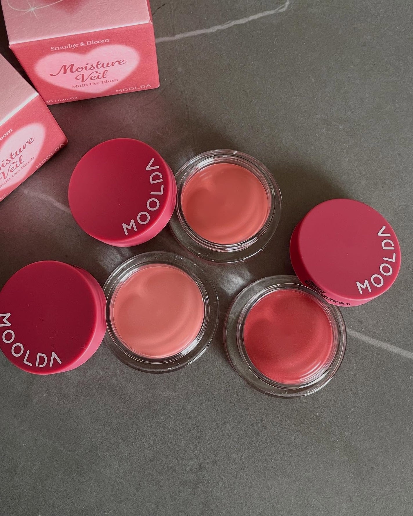 ena on LIPS 「◁他の韓国コスメ情報はMOOLDAのMOISTUREVEILM..」(1枚目)