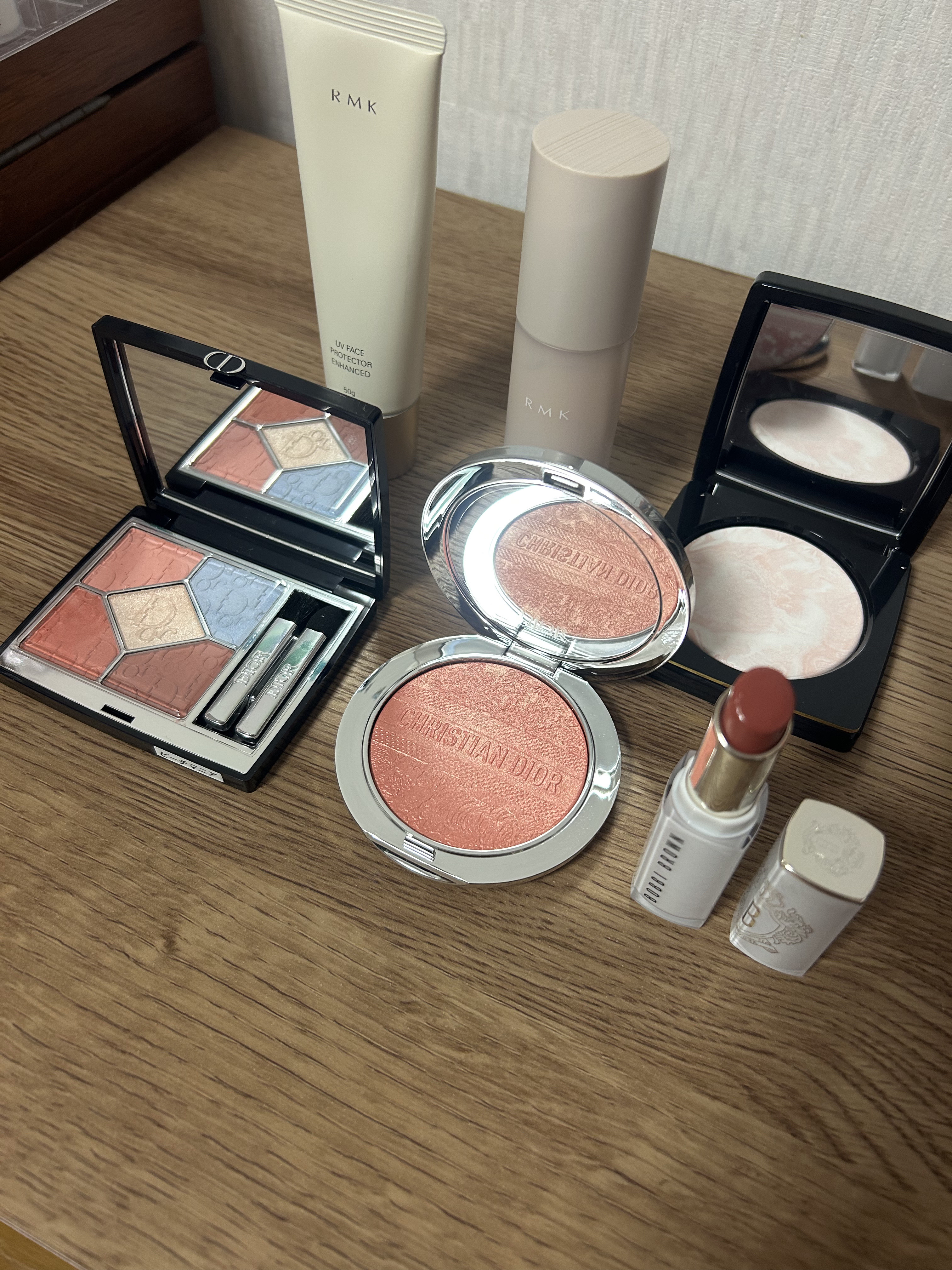 エクストラ カラー シャイン 681 ヌードペタル/BOBBI BROWN/口紅を使ったクチコミ（2枚目）