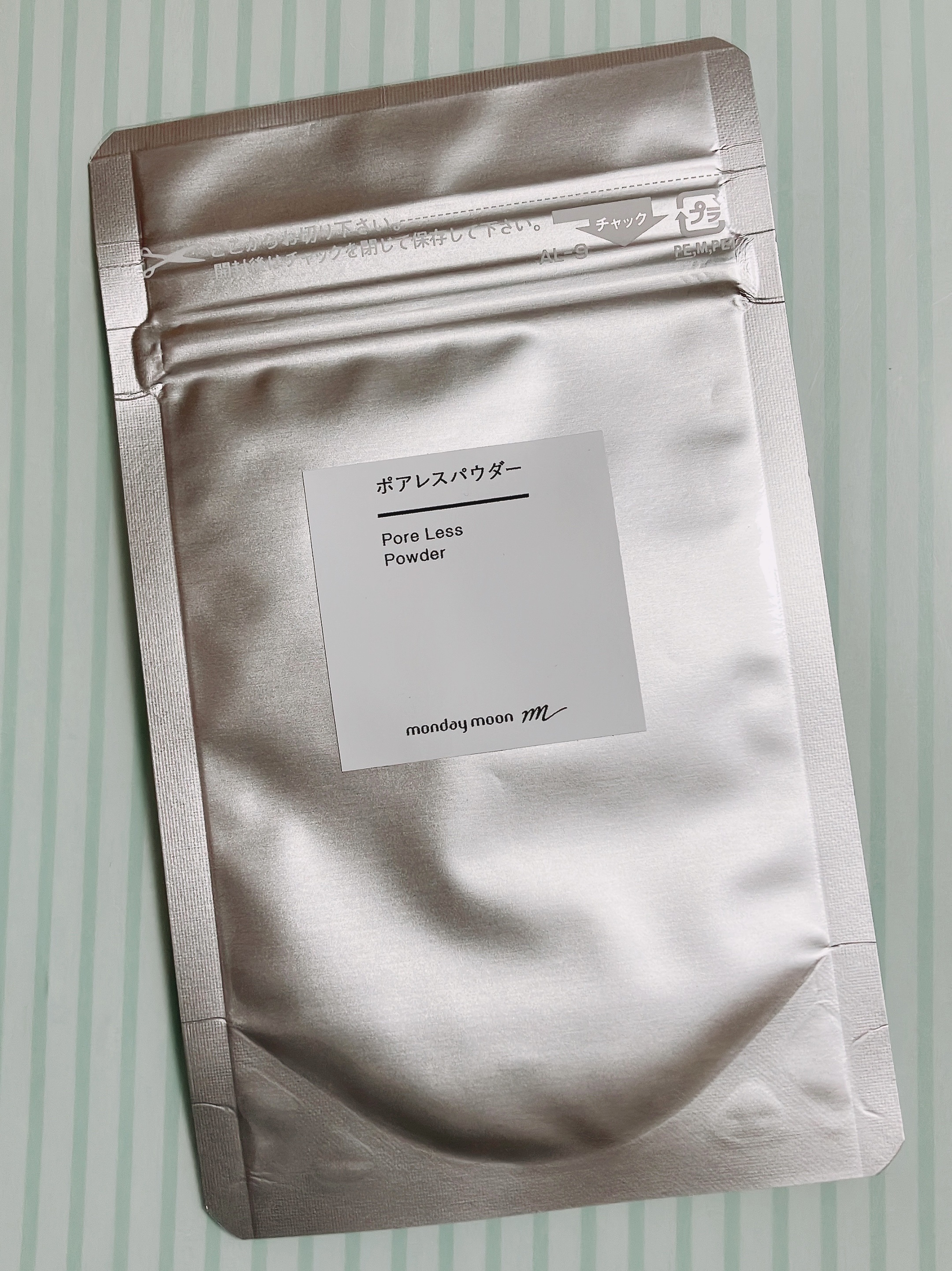 ポアレスパウダー/マンデイムーン/パウダーファンデーションを使ったクチコミ（1枚目）