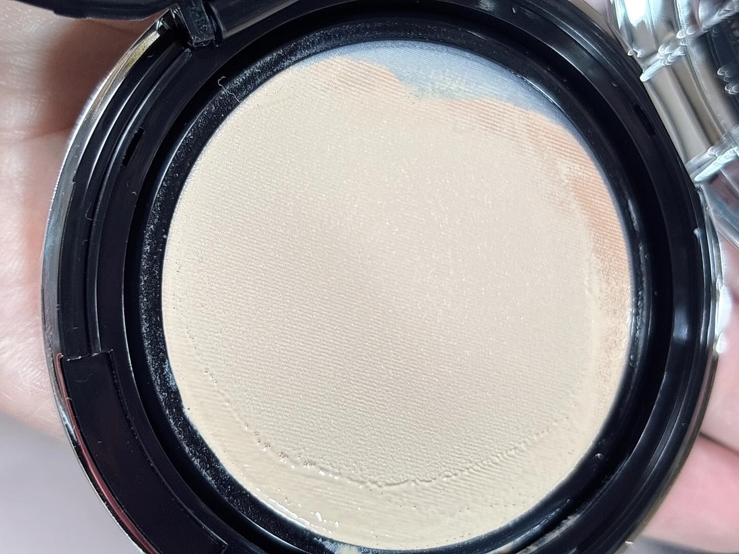 ディオールスキン フォーエヴァー イドラ グロウ クッション