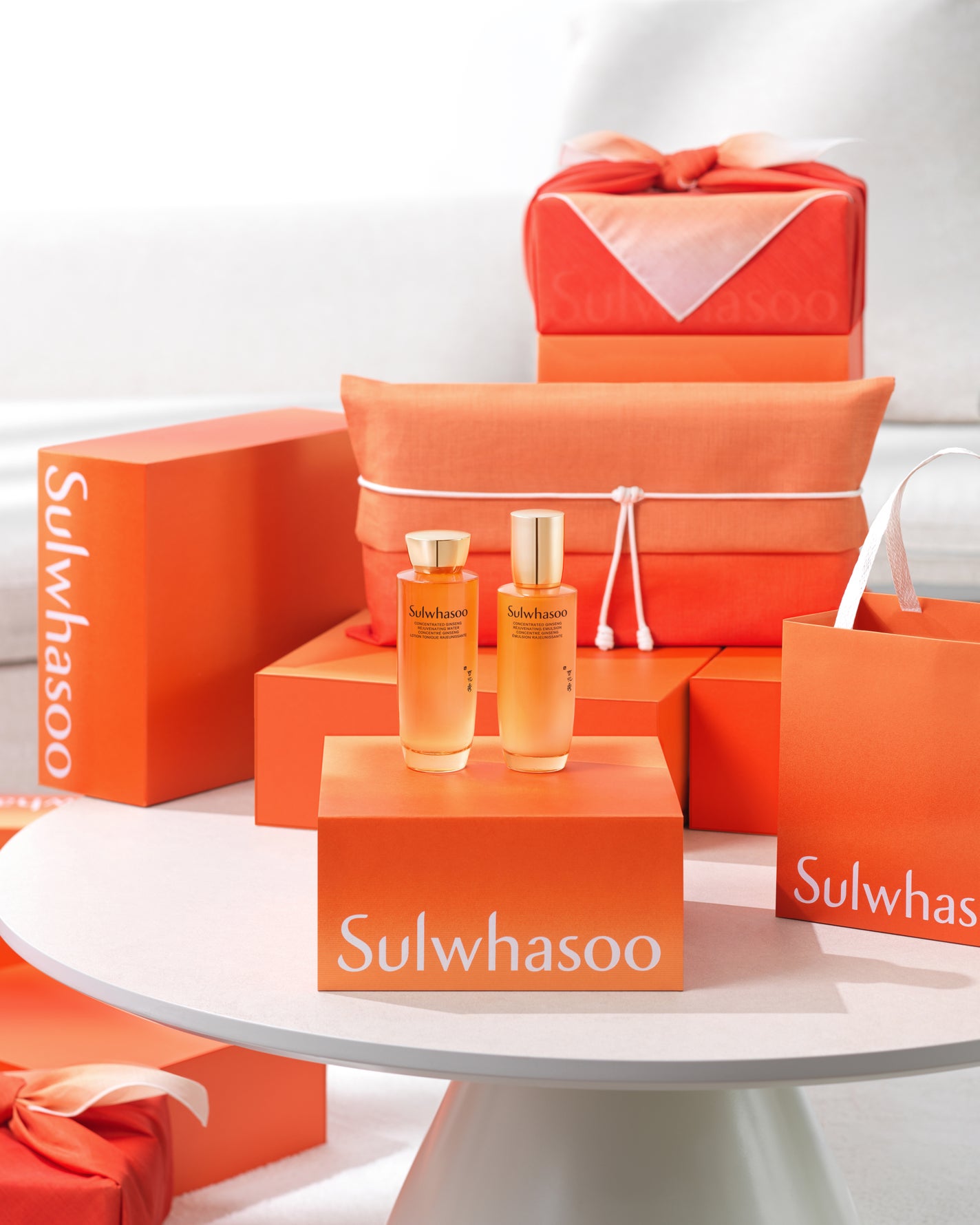 Sulwhasoo on LIPS 「肌本来の力を目覚めさせる極上のエイジングケア✨生まれ変わった滋..」(2枚目)