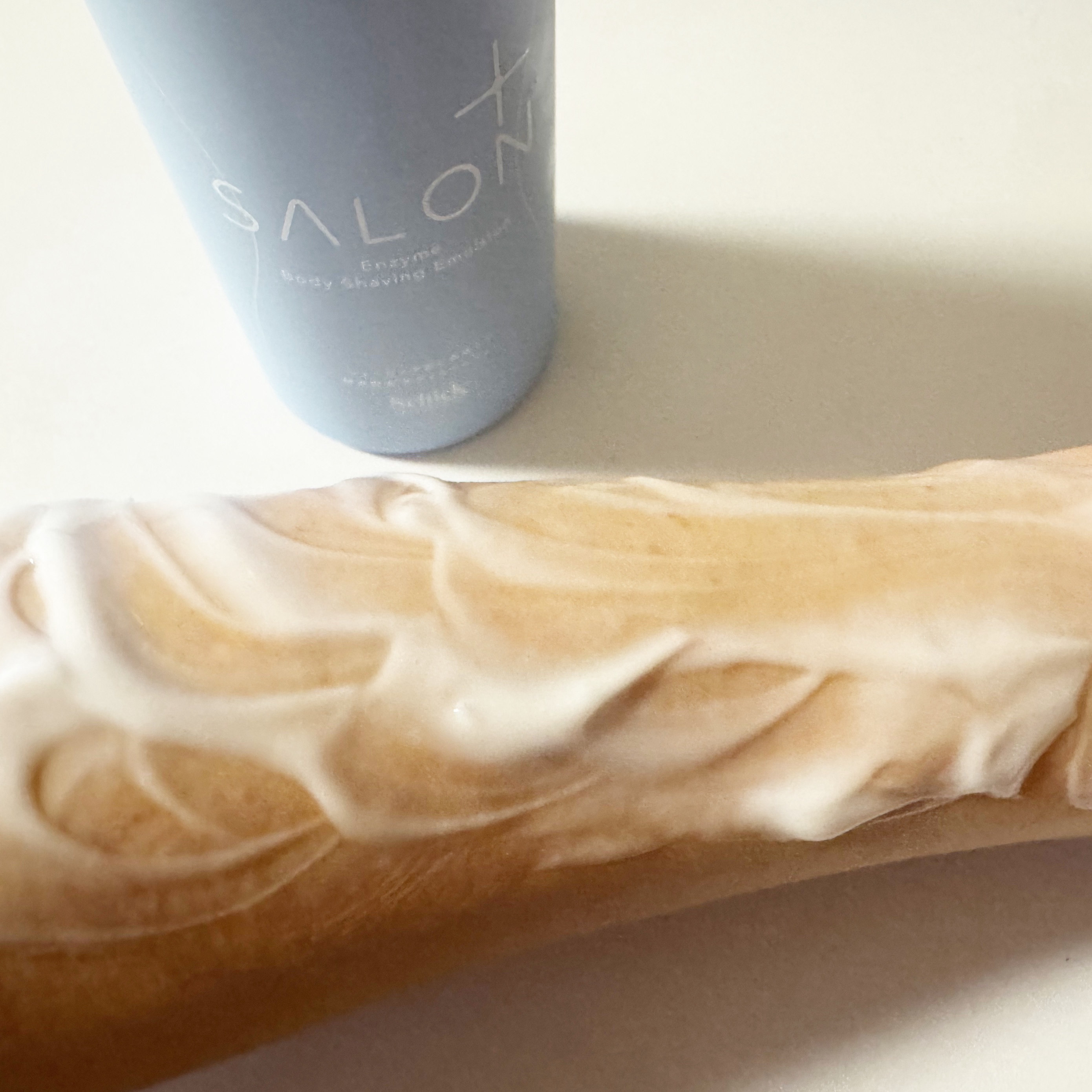 サロンプラス エンザイム ボディ シェービングエマルジョン/サロンプラス/ムダ毛ケアを使ったクチコミ（3枚目）