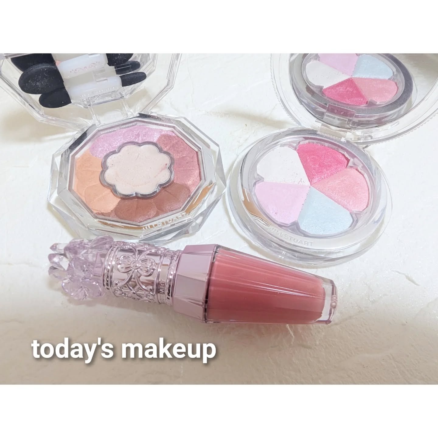 ジルスチュアート　クリスタルブルーム　リップブーケ セラム 111 happiness petal pink＜サクラブーケ＞（限定色）/JILL STUART/リッププランパーを使ったクチコミ（1枚目）