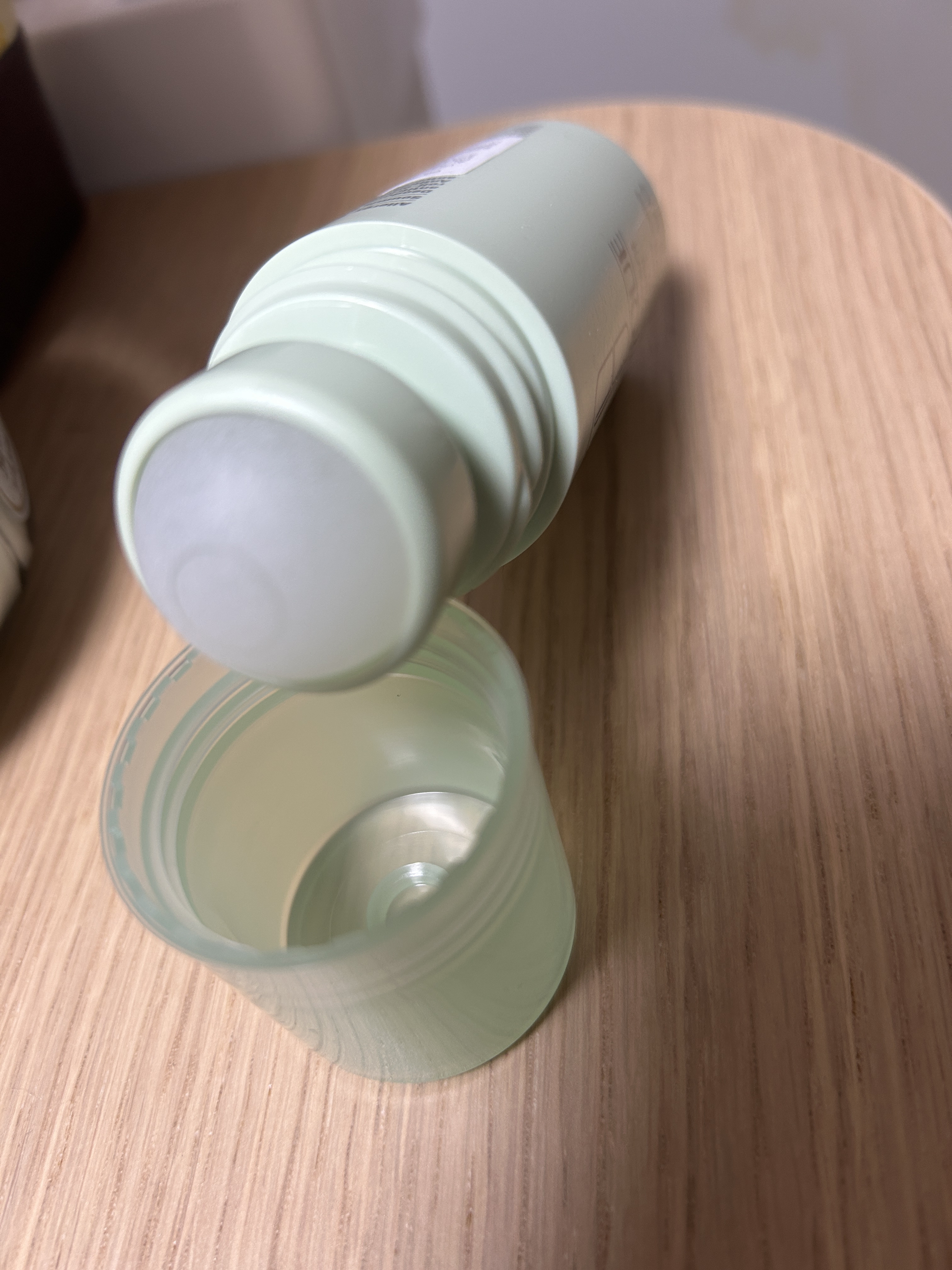 アンティ パースパイラント デオドラント ロールオン N〈医薬部外品〉/CLINIQUE/デオドラント・制汗剤を使ったクチコミ（3枚目）