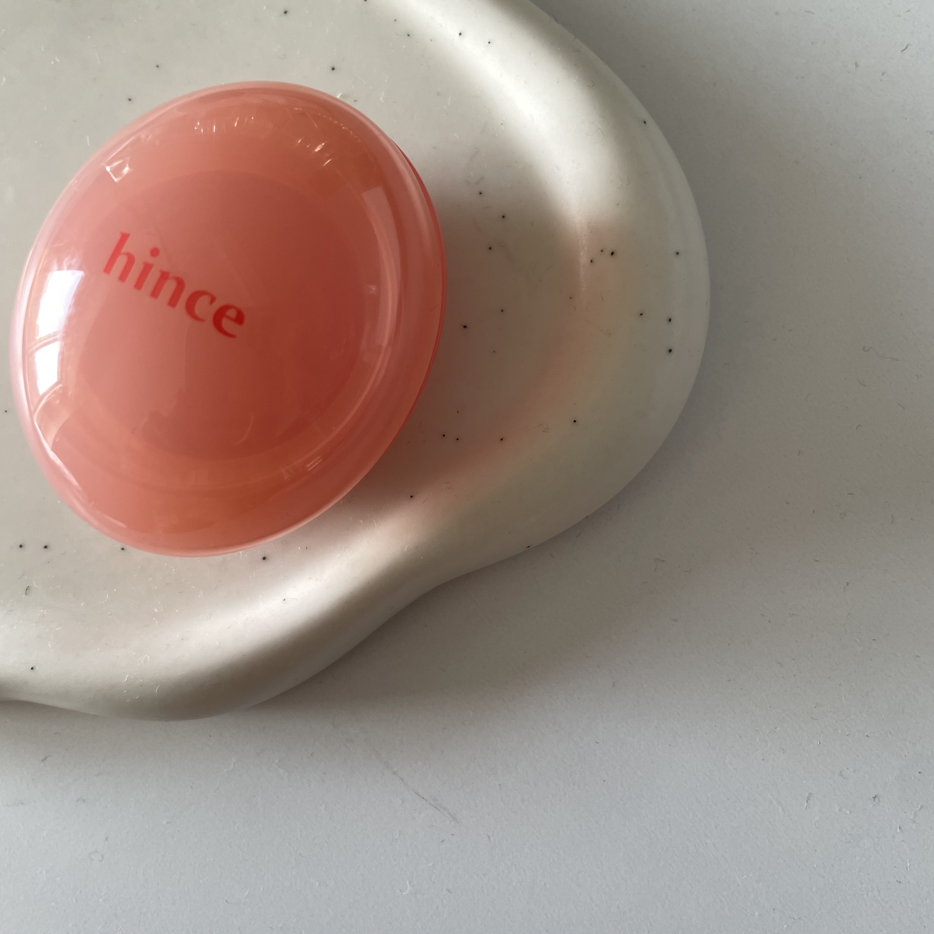 ロウグロウデューイーボール 02 ハニーコーラル/hince/リップバームを使ったクチコミ（2枚目）