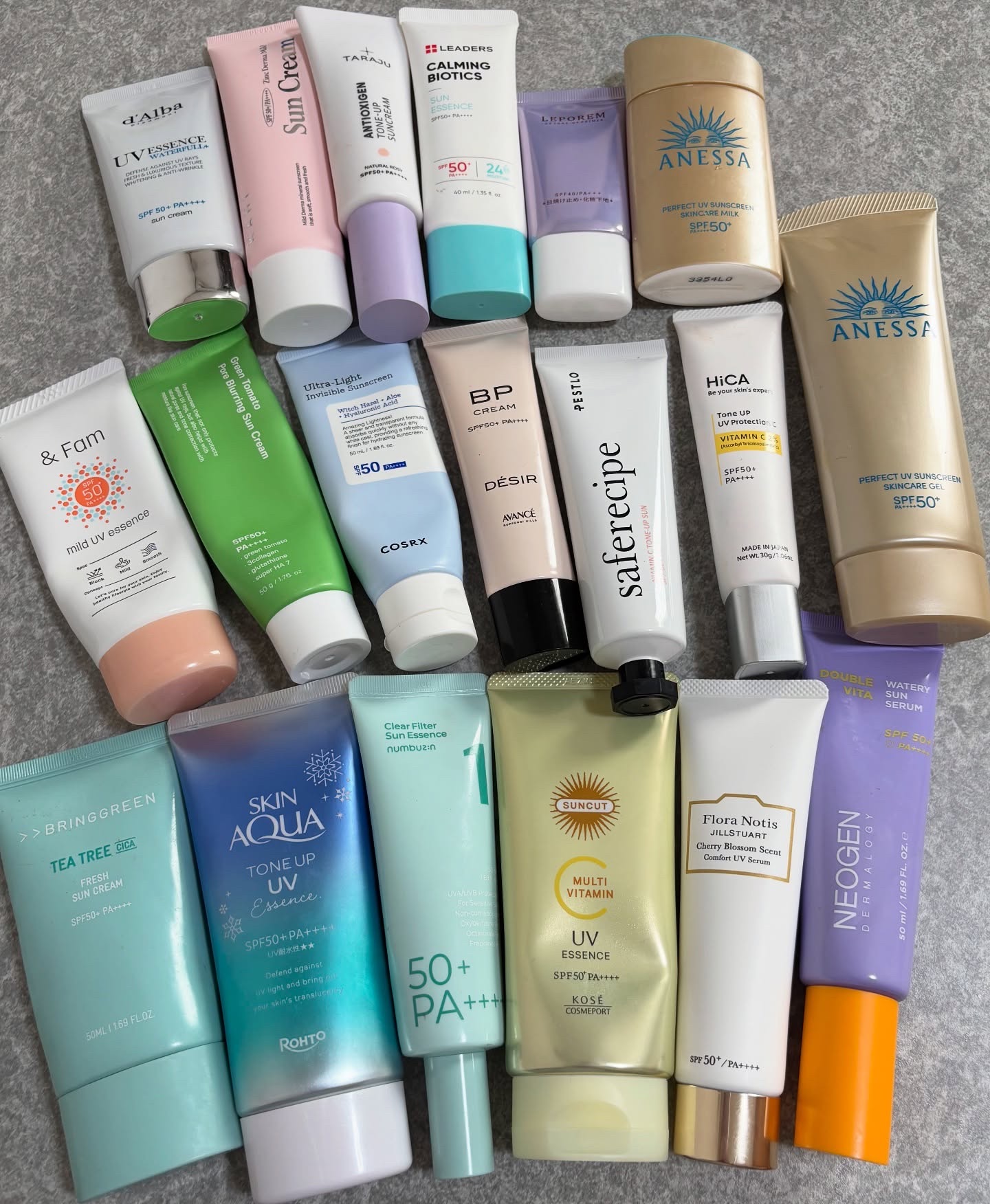 日焼け止め🌞
全部いただいたものです
今年の夏こそ絶対焼かない！！

#日焼け止め #紫外線対策 #bringgreen #skinaqua #スキンアクア #ナンバーズイン #フローラノーティス #ジルスチュアート #アネッサ #ane