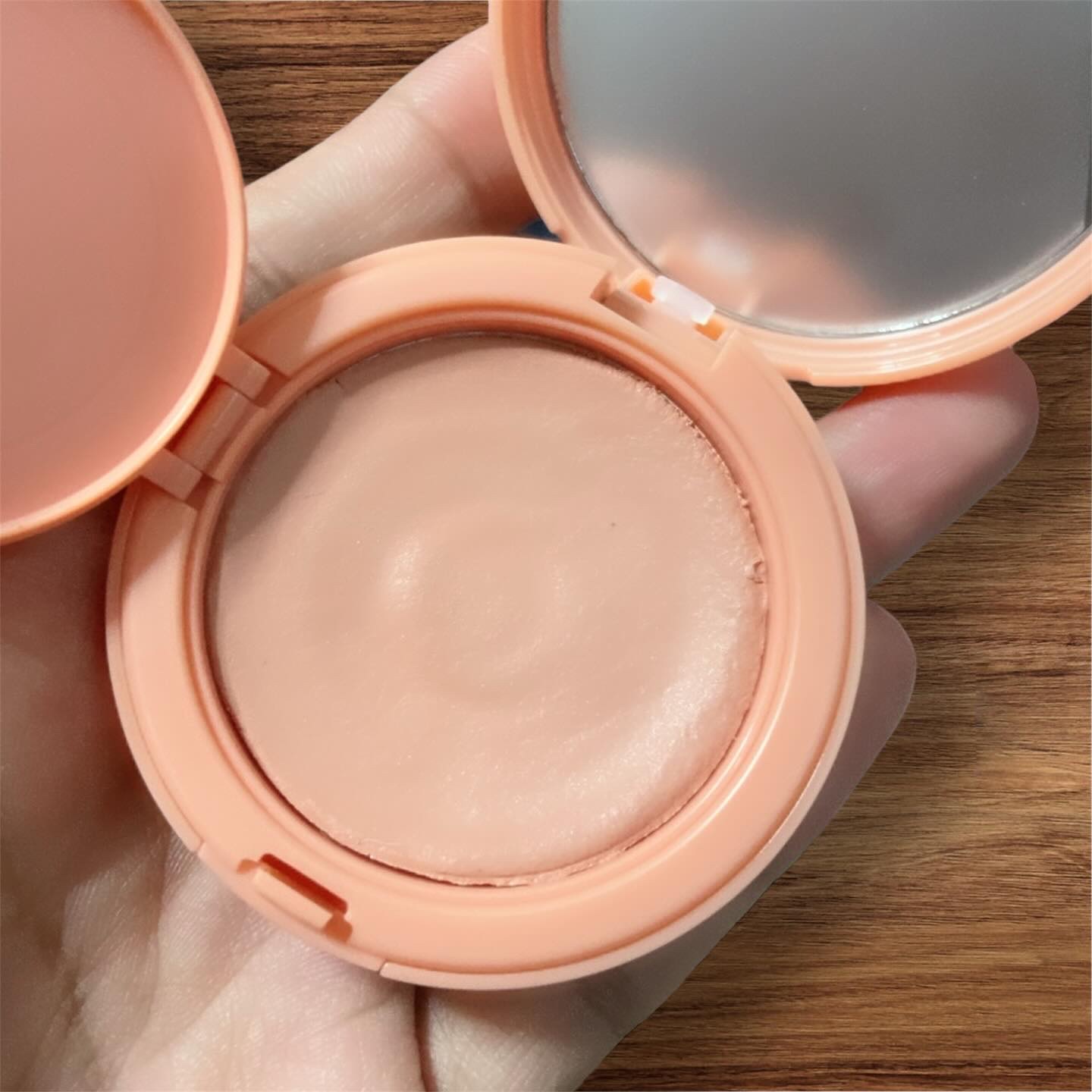 フラッフィーベルベットクッションチーク  N02 FIG NUDE/TFIT/ジェル・クリームチークを使ったクチコミ（3枚目）