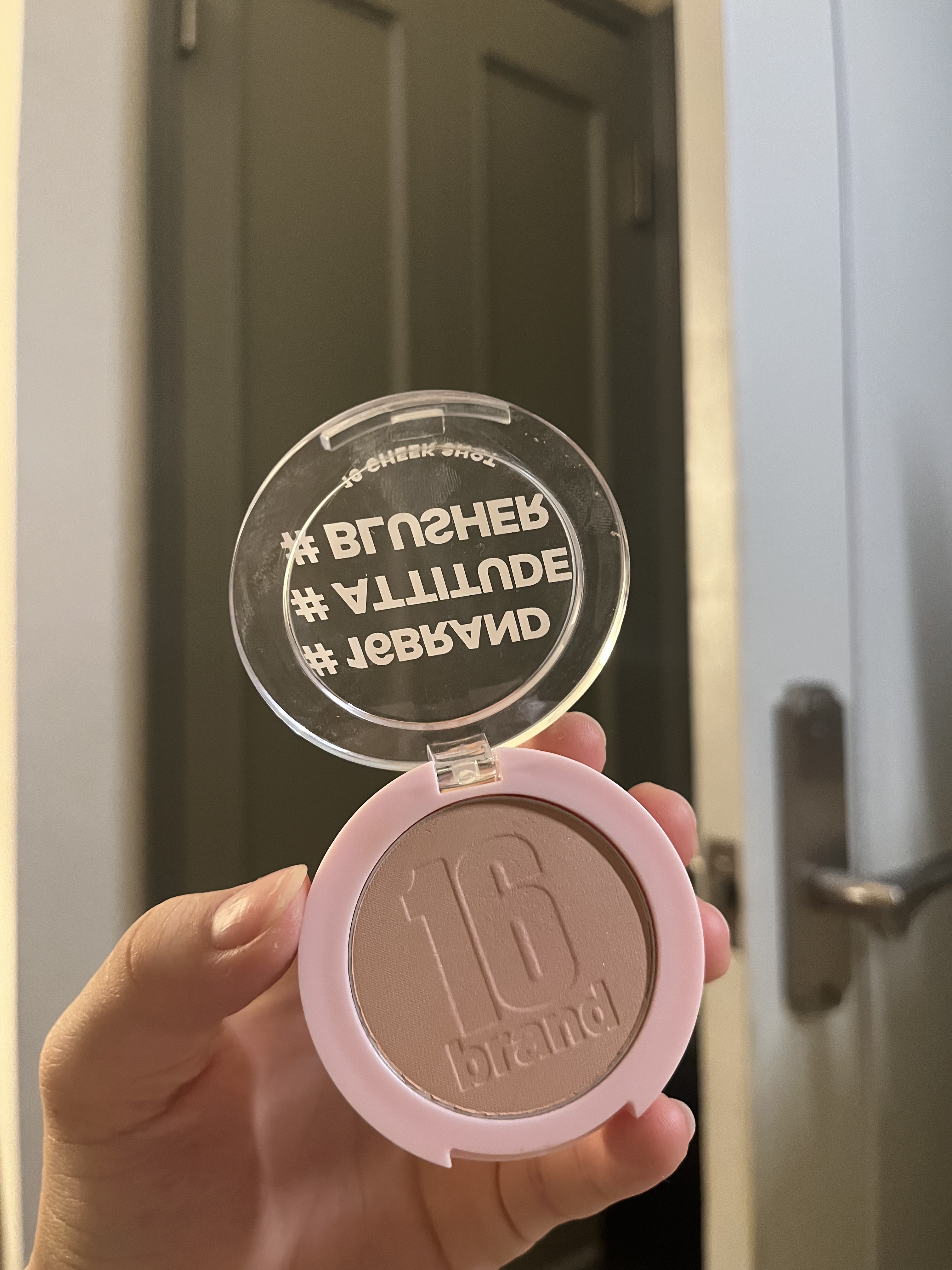 16 CHEEK SHOT/16BRAND/パウダーチークを使ったクチコミ（3枚目）