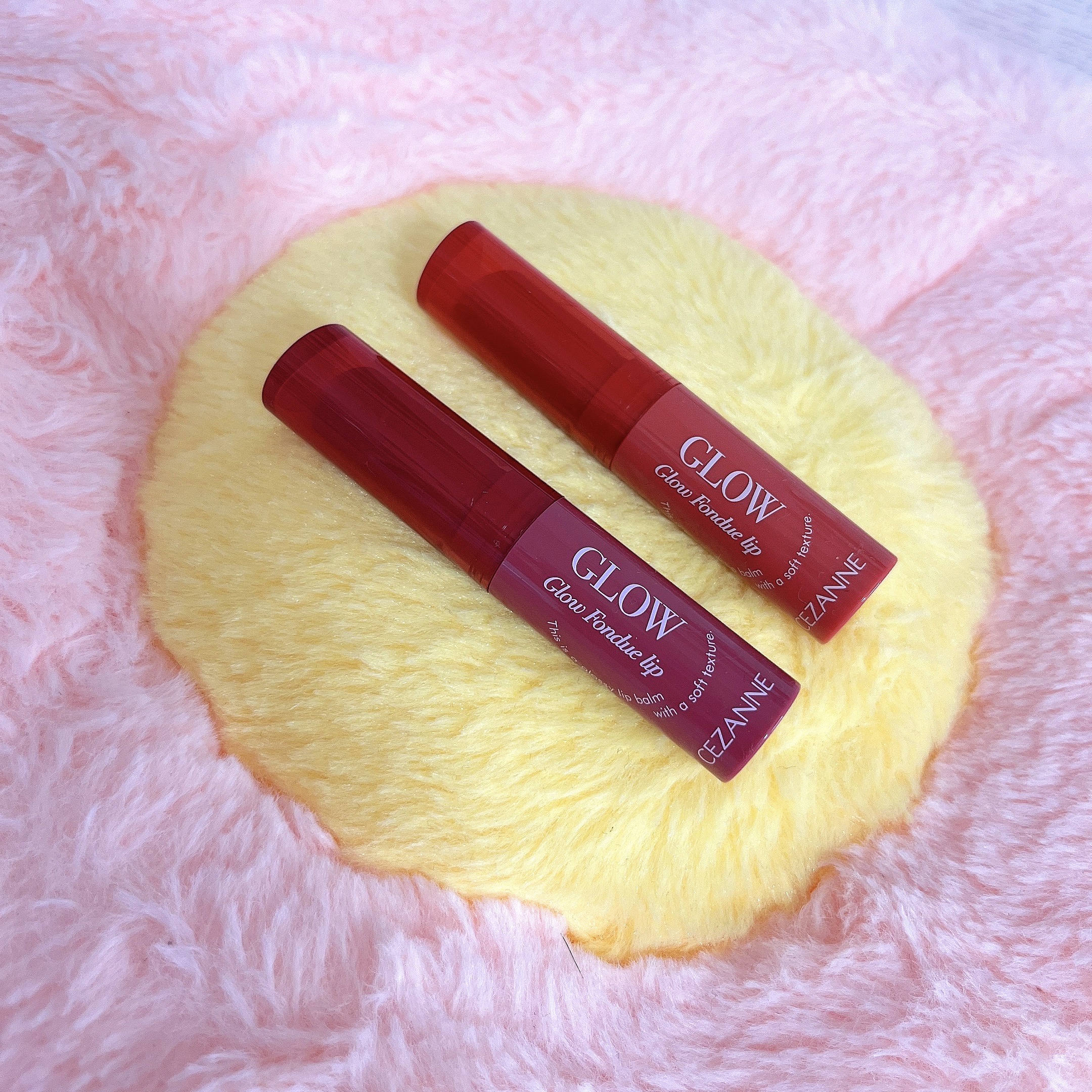 セザンヌ グロウフォンデュリップ

販売前からとっても楽しみにしていたリップだったのでイエベの私でもどっちの色味も浮くことなく
使いやすかったです！

【色味】01コーラルメモリー
           02レイジーローズ

【色もち】
テ