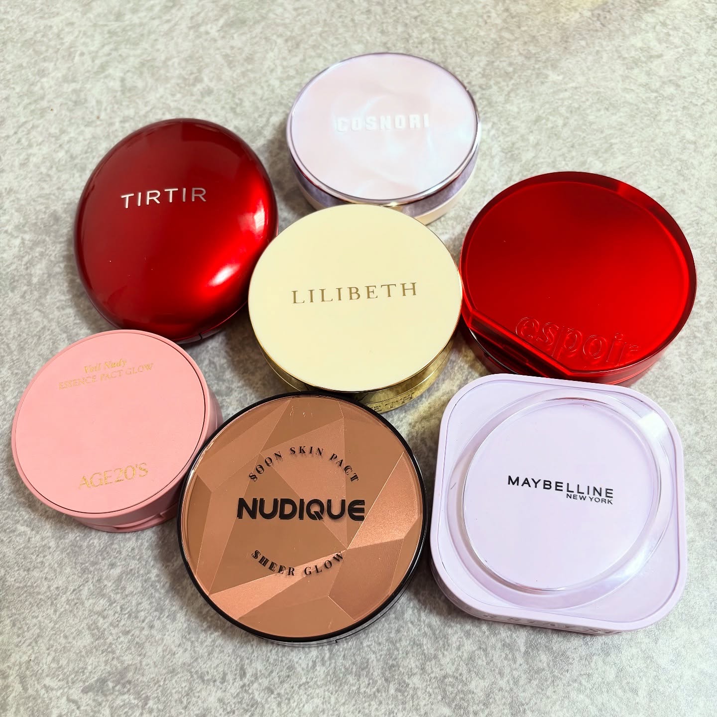 最近使ってるクッションファンデたち
韓国ブランド多め、特にespoirがお気に入り♡

全部企業様からの提供ですが最後まで使います♪

#クッションファンデ #クッションファンデおすすめ #espoir #tirtir #cosnori #