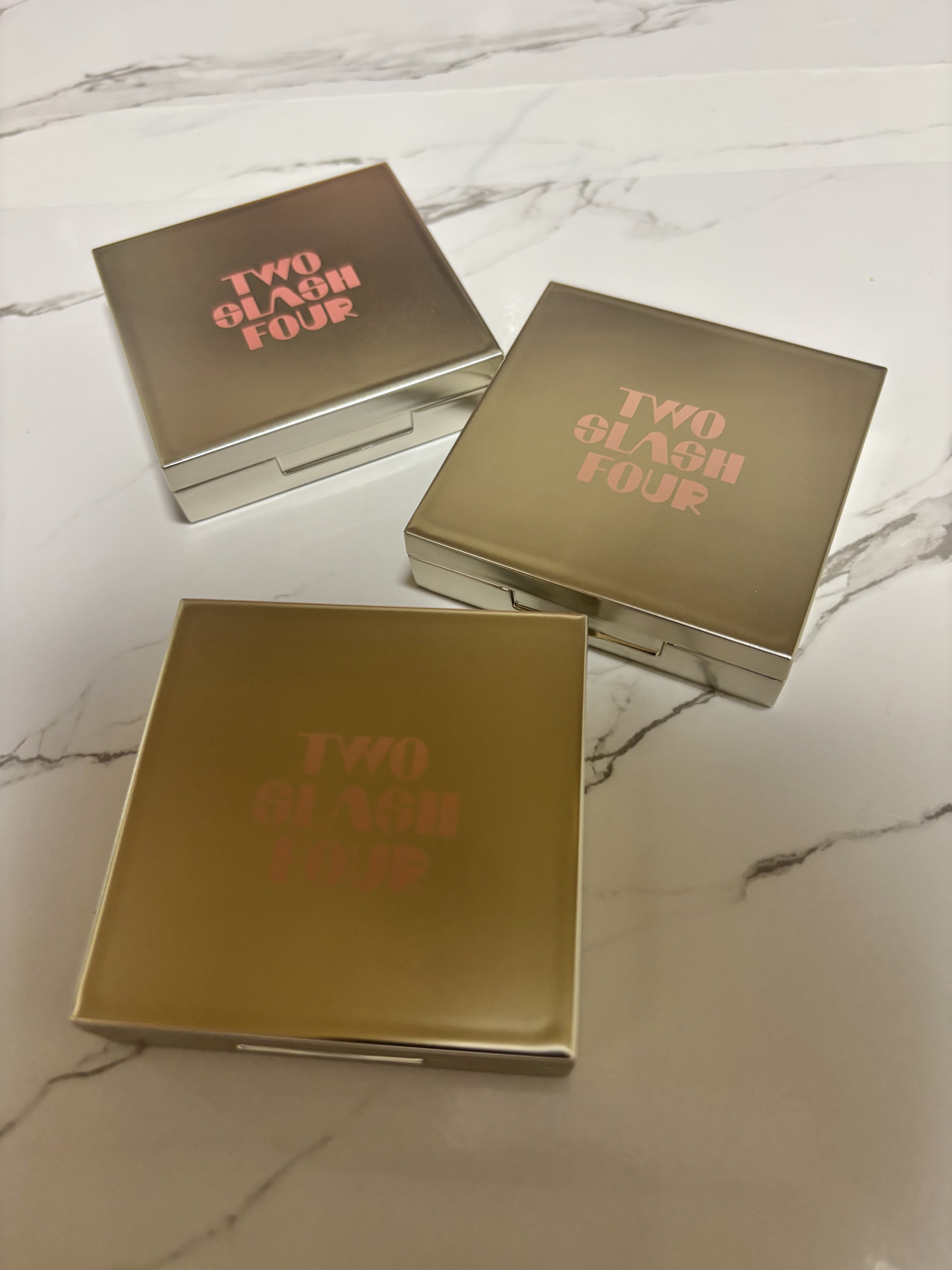 オールオーバーフェイスブラッシュ/TWO SLASH FOUR/パウダーチークを使ったクチコミ（2枚目）