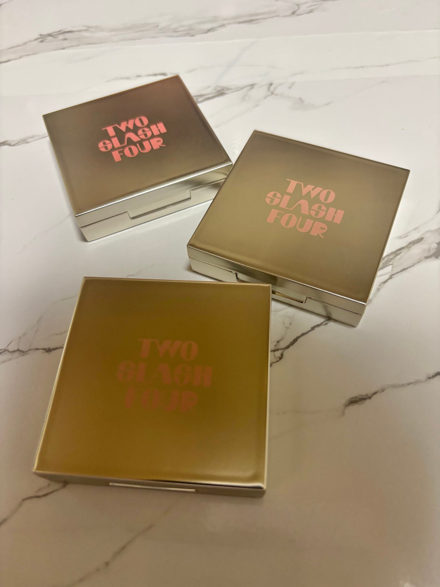 オールオーバーフェイスブラッシュ/TWO SLASH FOUR/パウダーチークを使ったクチコミ(2枚目)