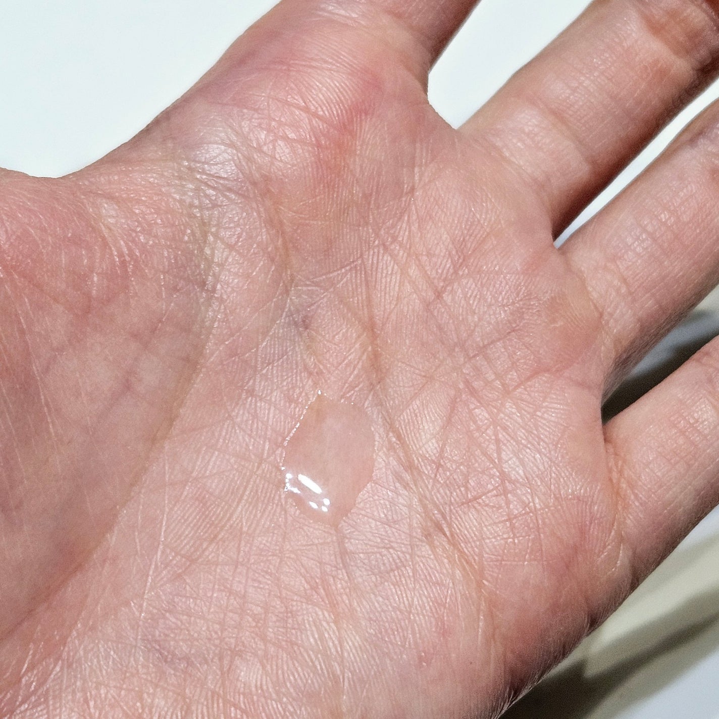 エッセンシャル プレミアム ウォータートリートメント ナチュラルモイスト/エッセンシャル/アウトバストリートメントを使ったクチコミ(4枚目)