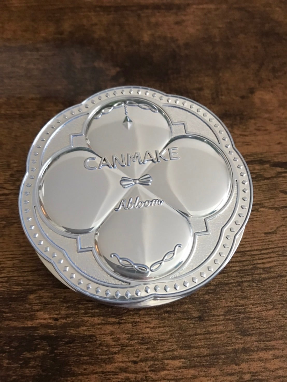 イルミネイティングフィニッシュパウダー ~Abloom~/キャンメイク/プレストパウダーを使ったクチコミ(1枚目)