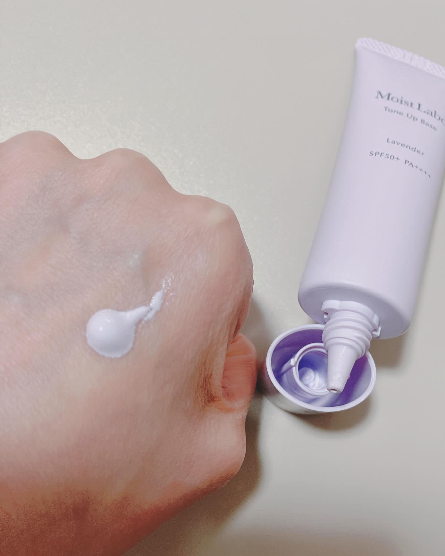 Moist Labo モイストラボ　トーンアップ下地のクチコミ「『モイストラボ　トーンアップ下地＜ラベンダー＞』

くすみを飛ばしてキレイが続く、透明感をアッ.....」（3枚目）