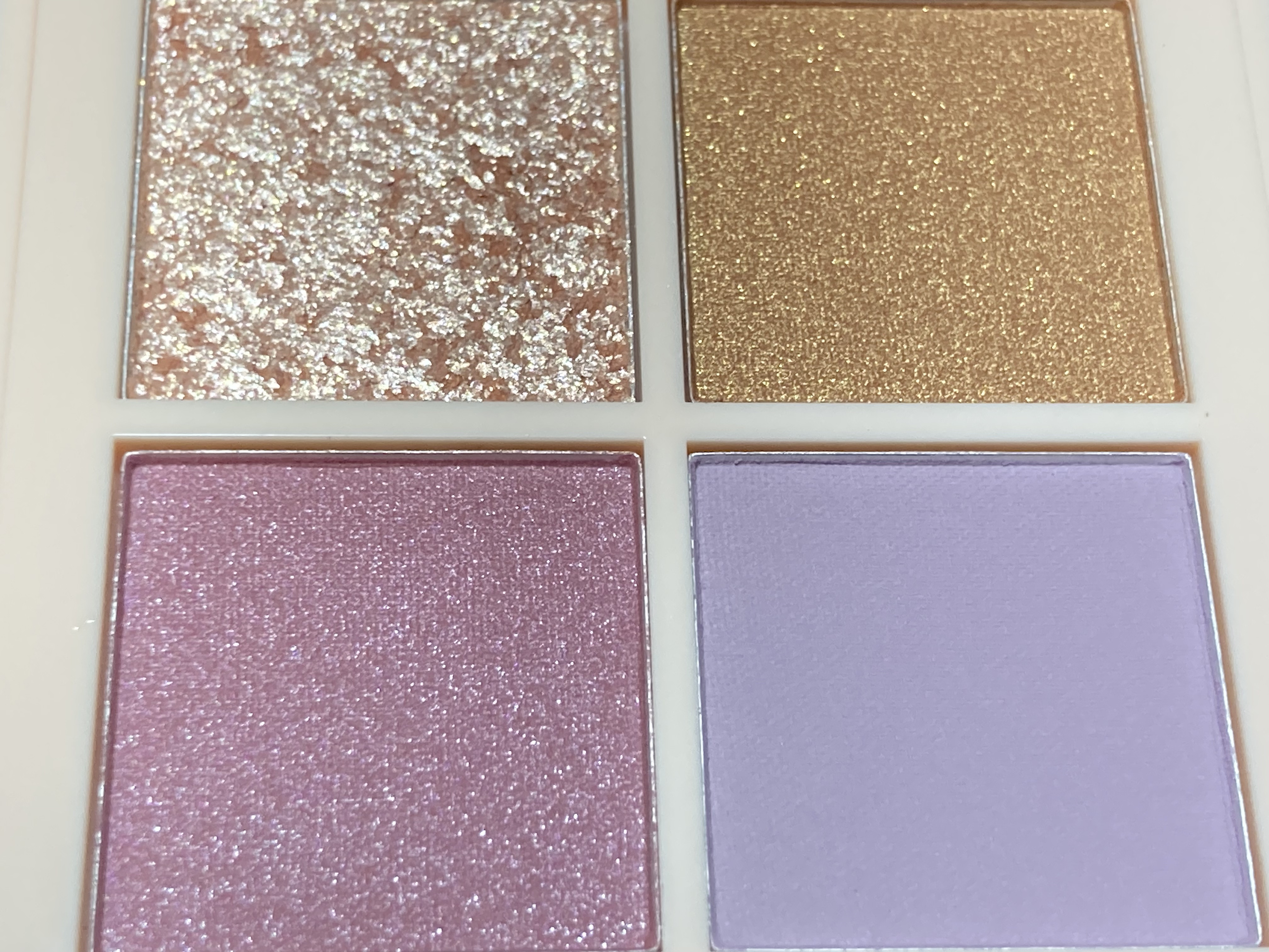 レブロン ダズル アイシャドウ クアッド 015 コズミック スター/REVLON/アイシャドウパレットを使ったクチコミ（2枚目）