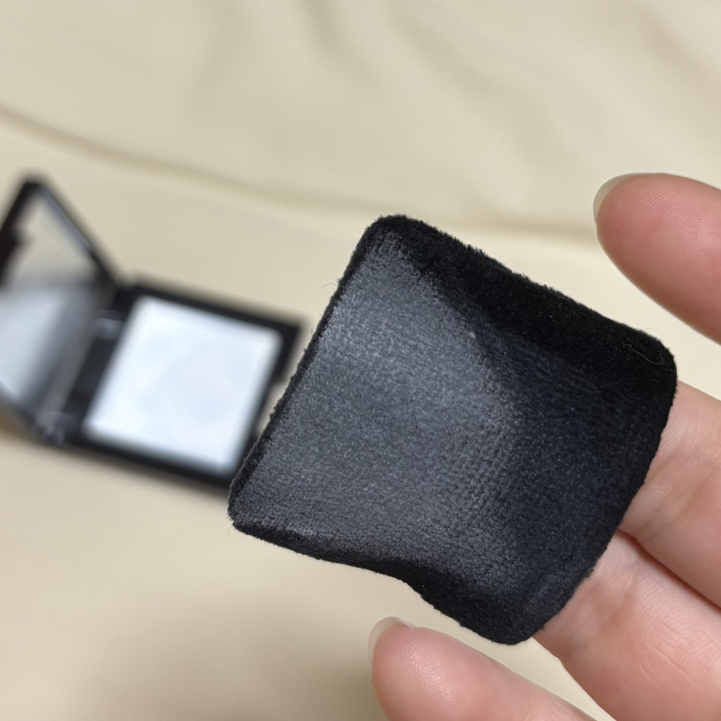 トランスルーシェント ブルーリング セッティング パウダー/PERFECT DIARY/プレストパウダーを使ったクチコミ（2枚目）