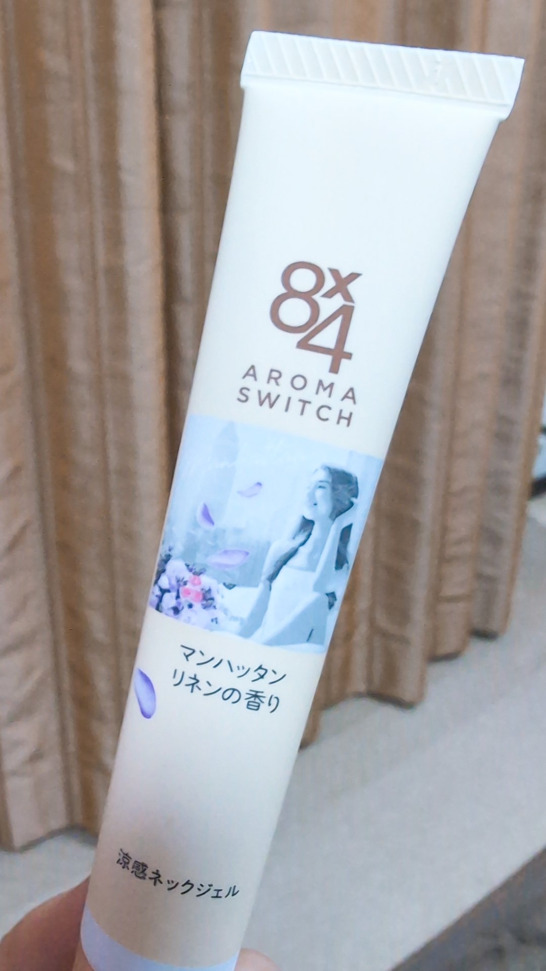 8x4 アロマスイッチ 涼感ネックジェル マンハッタンリネンの香り/８ｘ４/デオドラント・制汗剤を使ったクチコミ（3枚目）