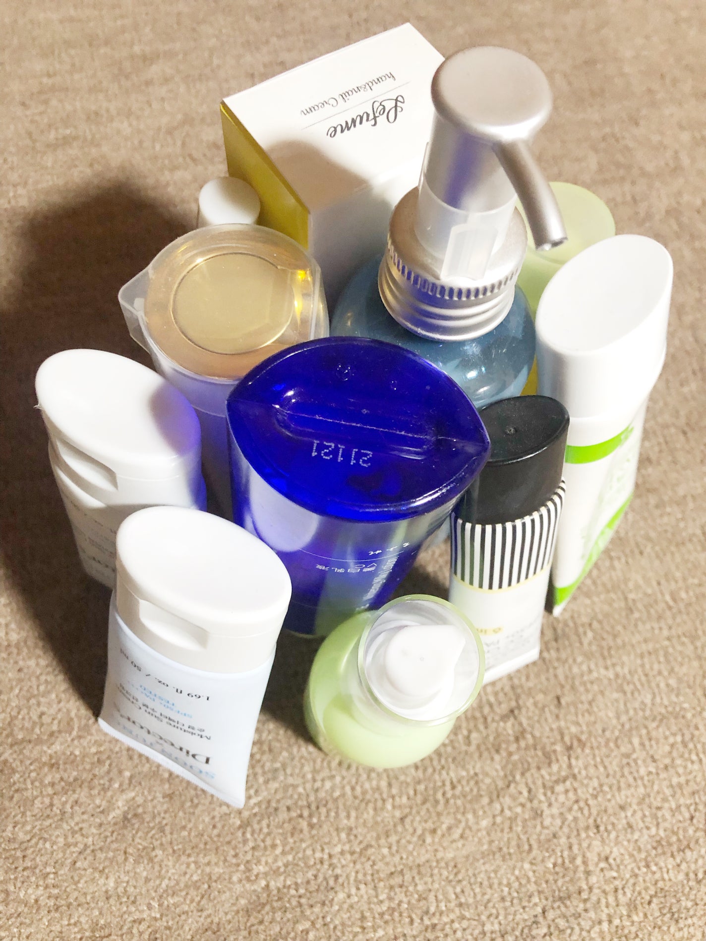 kanchyang on LIPS 「恥ずかしながらこんなに溜まっていたんだ😨自分自身の化粧品・化粧..」(4枚目)