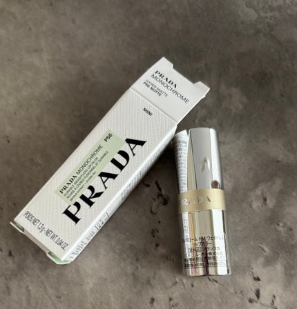 モノクローム ウェイトレス リップカラー(マット レザー)/PRADA BEAUTY/口紅を使ったクチコミ(1枚目)