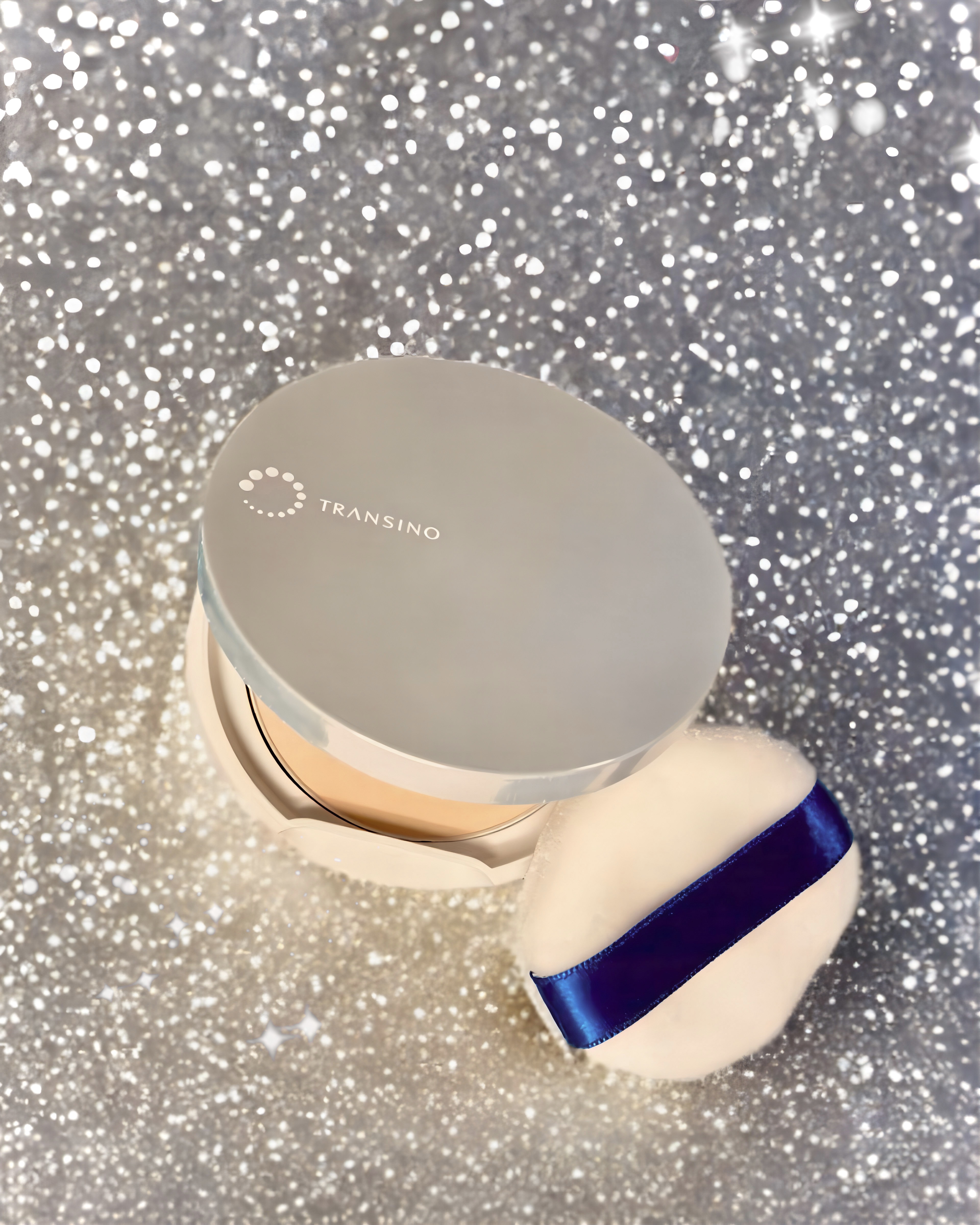 
UVカットはもちろん、
ナチュラルなカバー力ながらも透明感のある肌になれるUVパウダーです。






肌荒れ防止成分や美白サポート成分も配合。
25年2月のリニューアル前から気になっていたこちら、結論から言えば、仕上がりの美しさに驚い