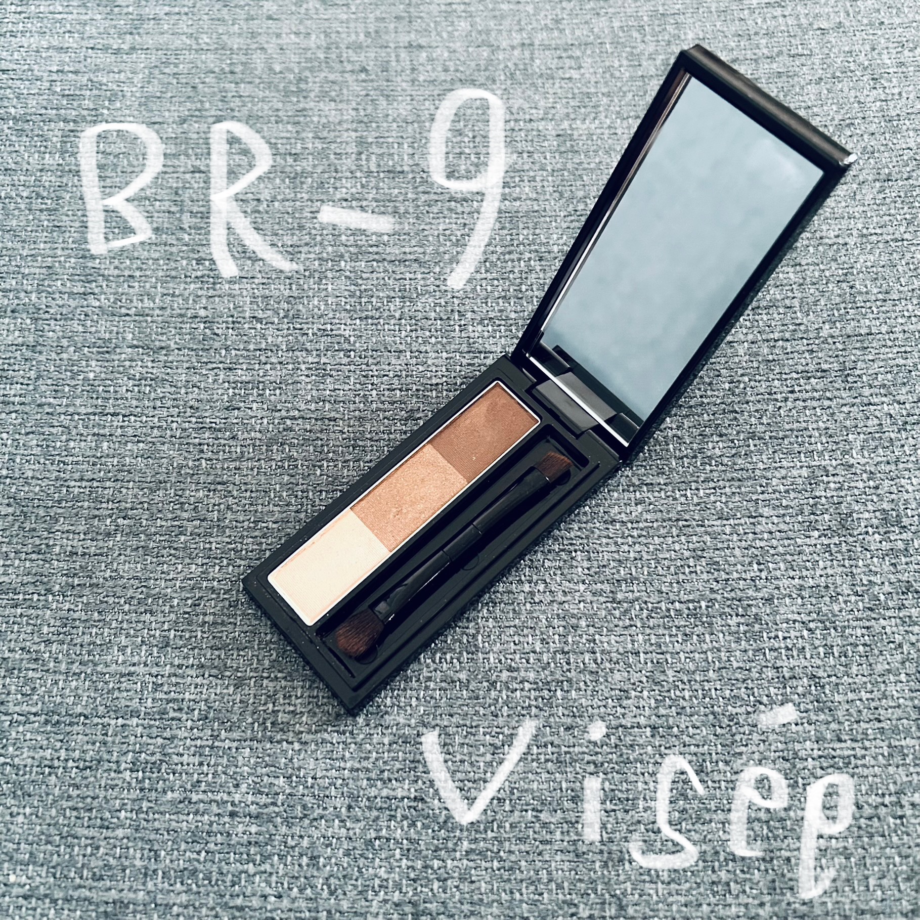 ヴィセ リシェ アイブロウパウダー BR-9 ホワイトアッシュブラウン(限定)/Visée/パウダーアイブロウを使ったクチコミ（1枚目）