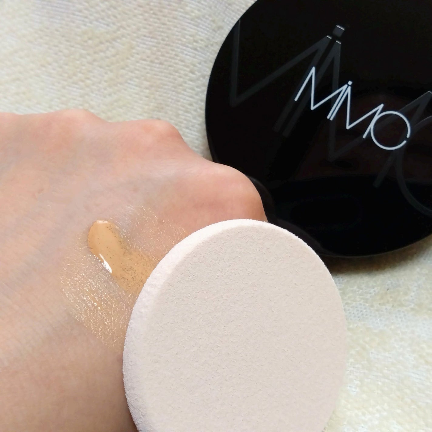 ミネラルリキッドリー ファンデーション SPF22 PA++/MiMC/リキッドファンデーションを使ったクチコミ(6枚目)