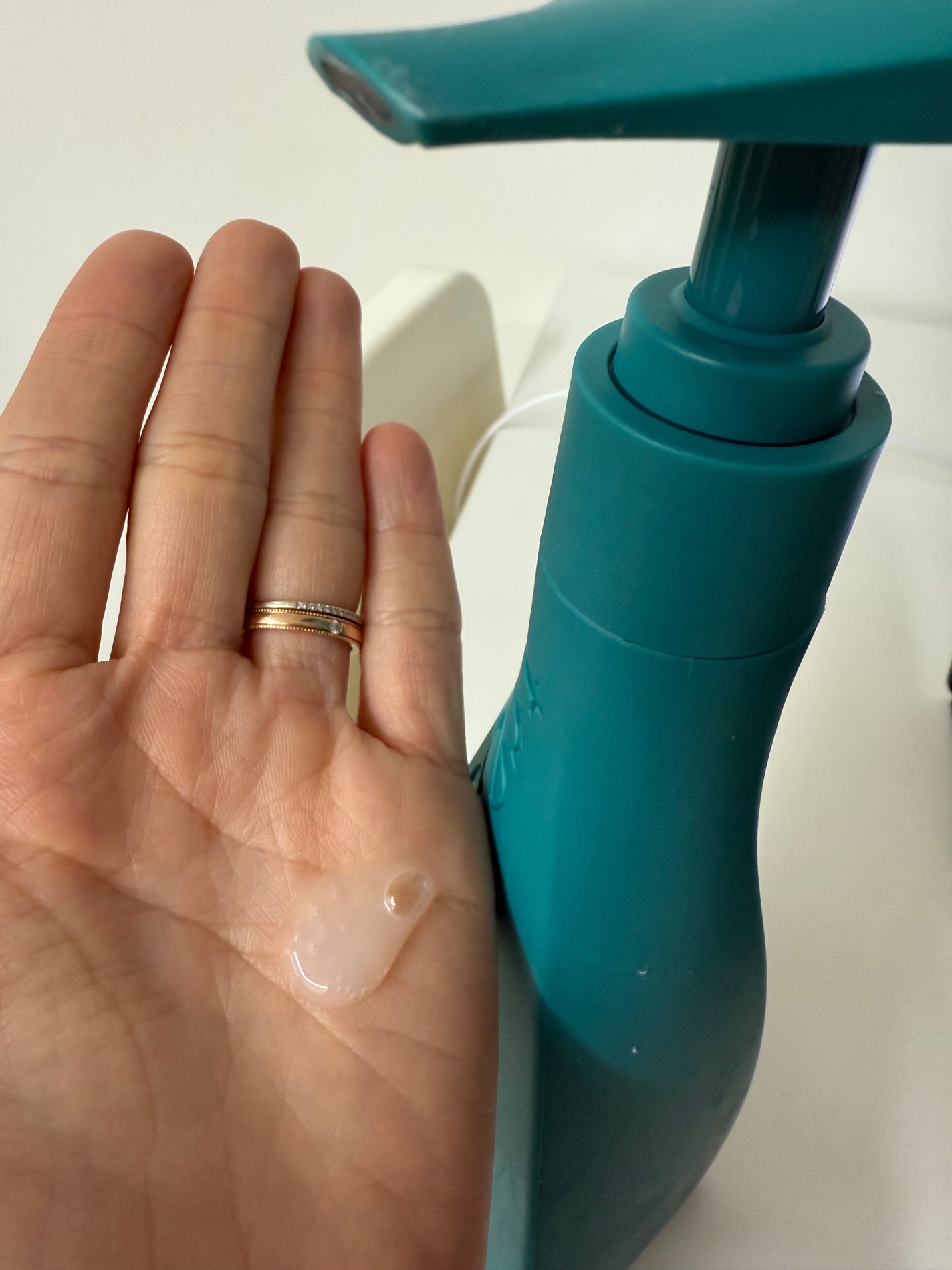 ナイトコラーゲンシャンプーミッドナイトフォレスト/treecell/市販シャンプーを使ったクチコミ(10枚目)