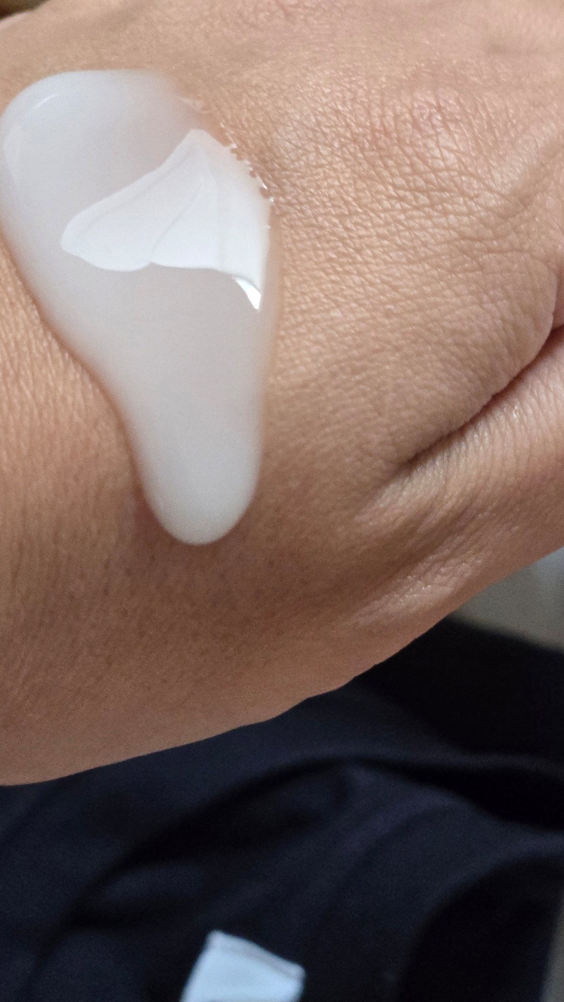 デオドラントボディミルク フローラルブーケ/エージーデオ24/ボディミルクを使ったクチコミ（2枚目）