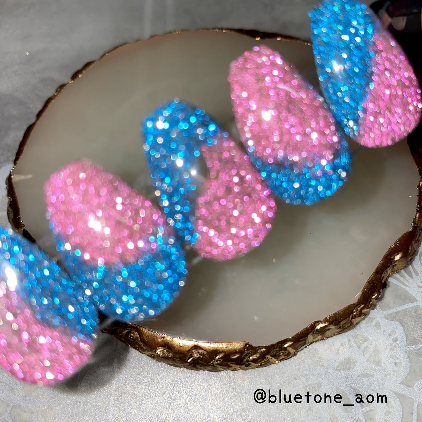 ⋆͛🦖⋆͛aomi on LIPS 「なんか…とりあえずフラッシュグリッターを2色使いたかったんや…..」(5枚目)