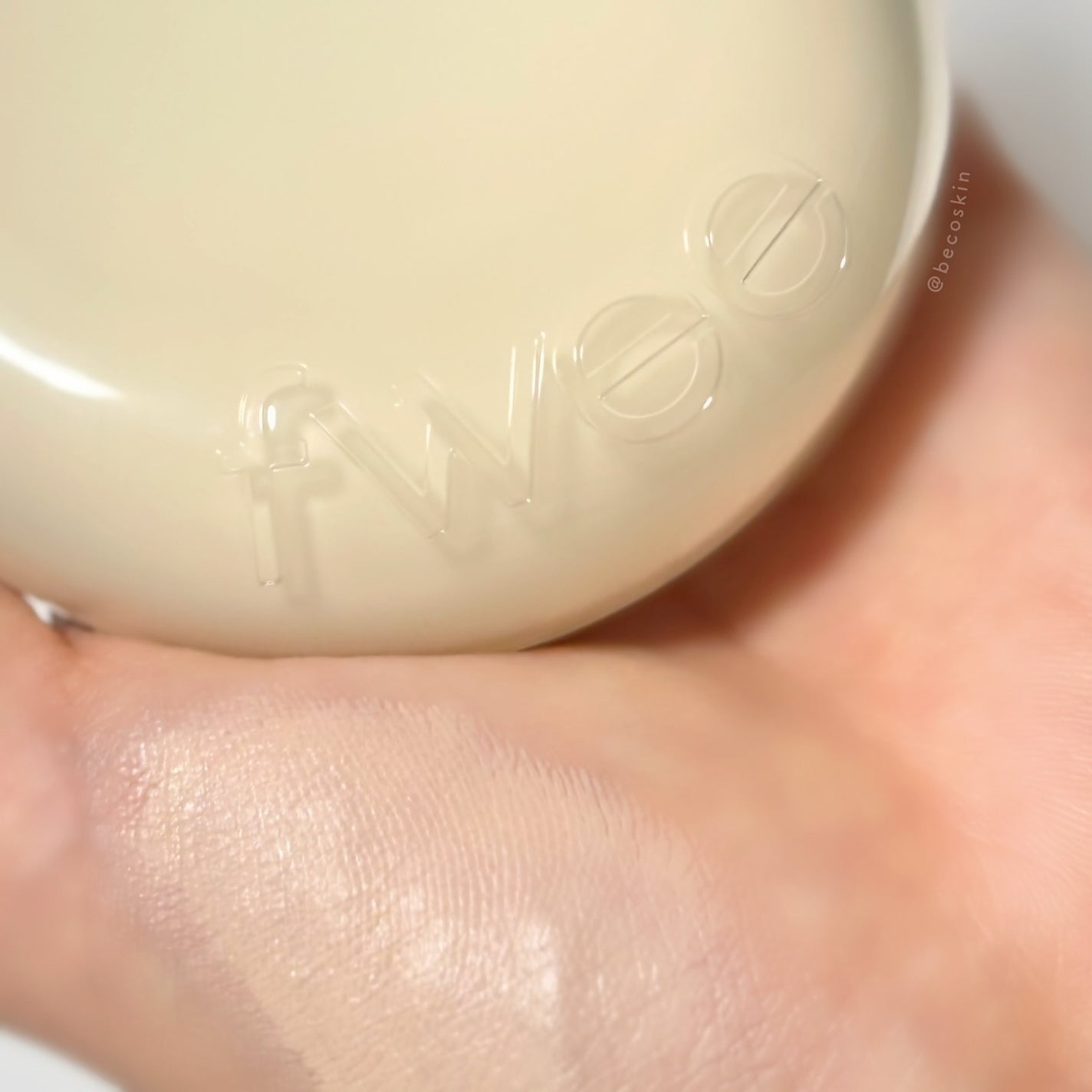 フィー クッションエッグフィットカバー/fwee/クッションファンデーションを使ったクチコミ(2枚目)