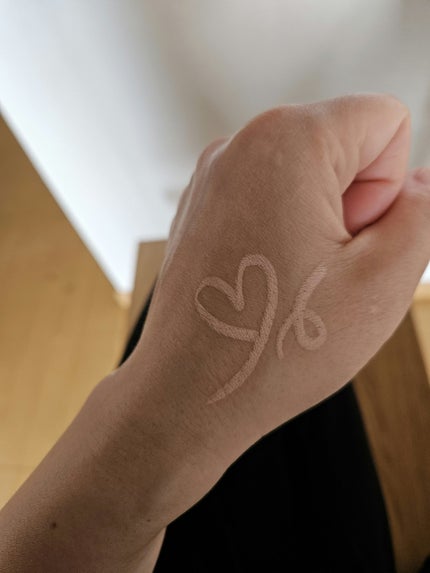 描くアイゾーンコンシーラー/CEZANNE/ペンシルコンシーラーを使ったクチコミ(2枚目)